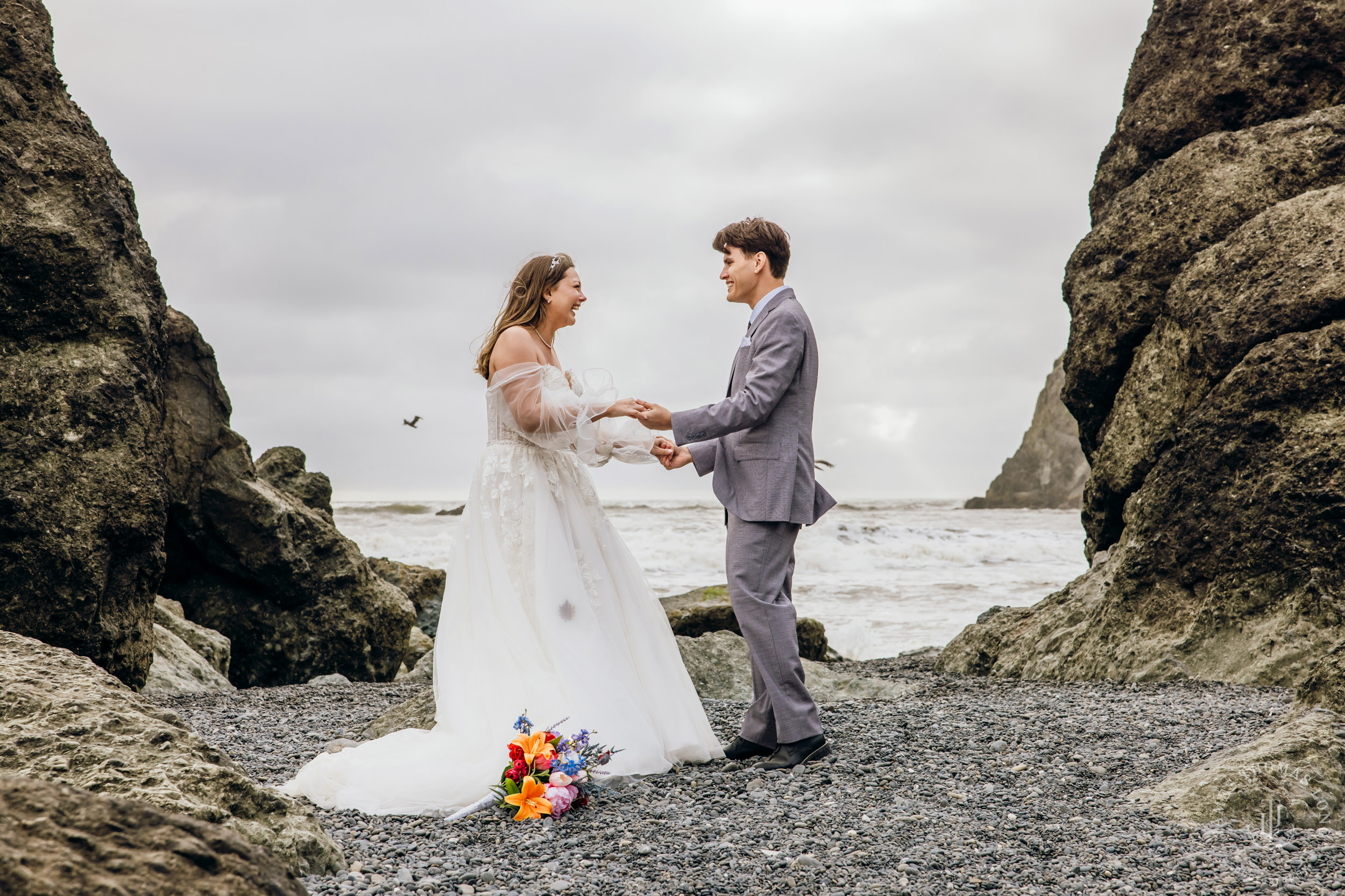 Washington Coast elopement by Seattle adventure elopement photographer James Thomas Long Photography