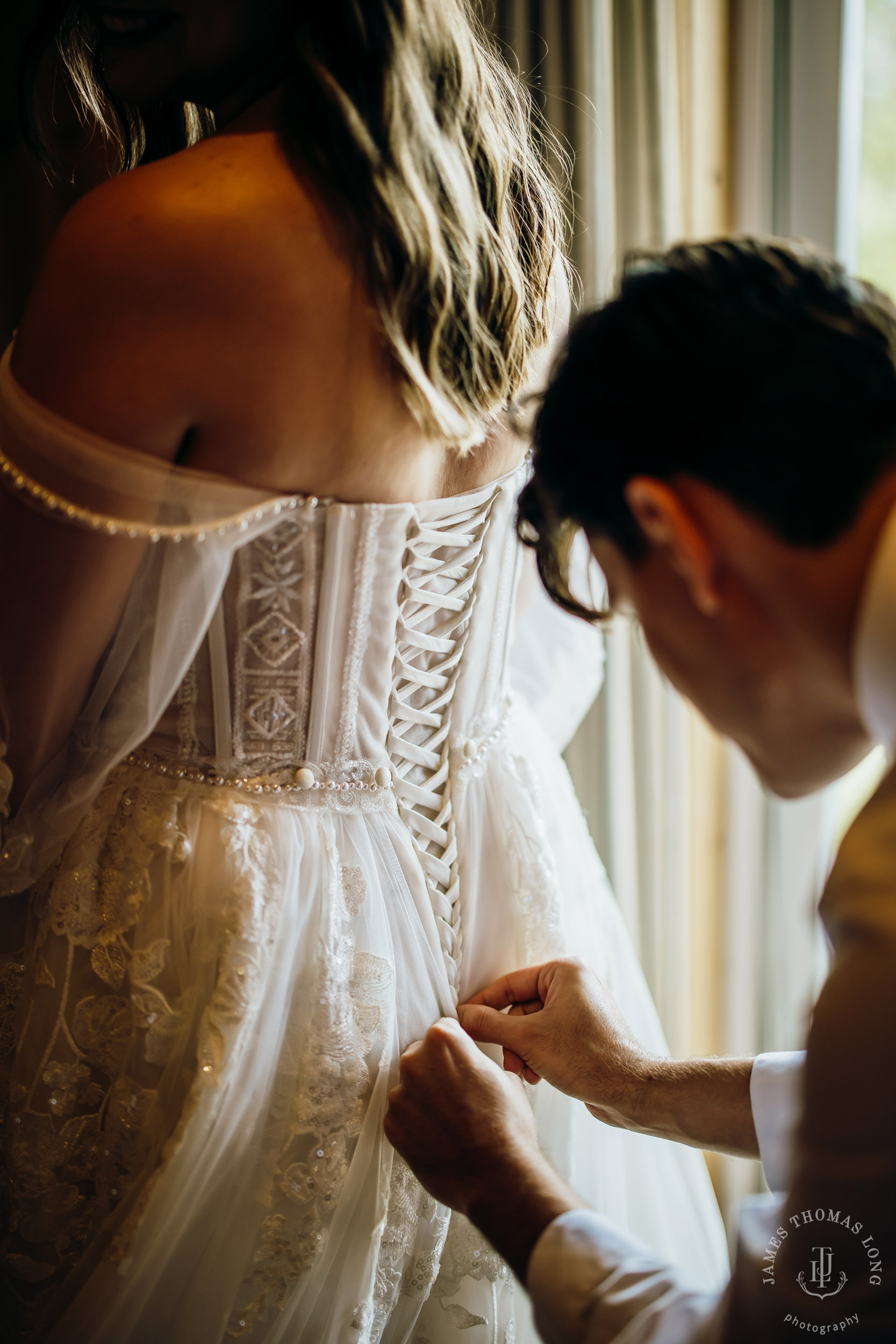 Washington Coast elopement by Seattle adventure elopement photographer James Thomas Long Photography