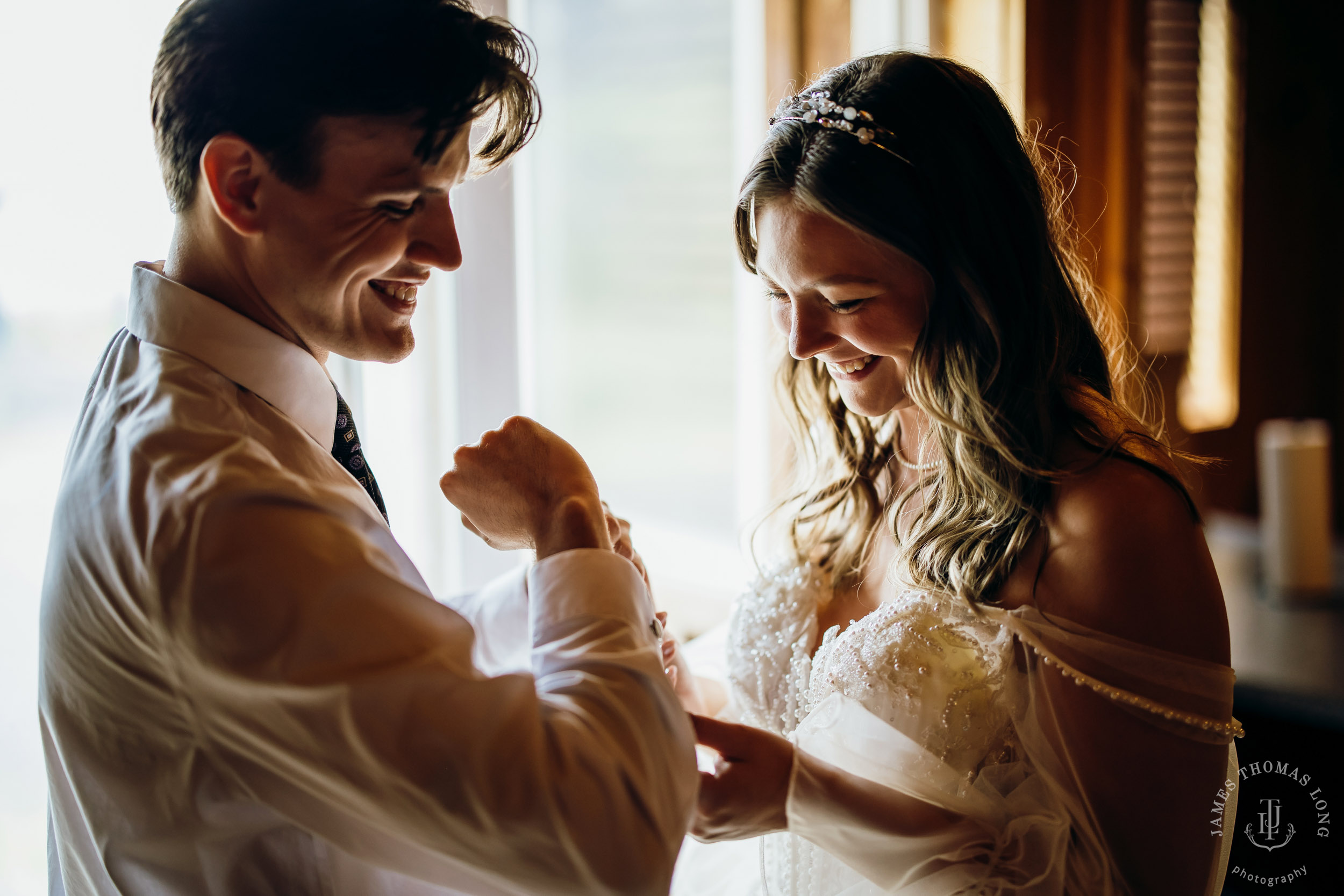 Washington Coast elopement by Seattle adventure elopement photographer James Thomas Long Photography