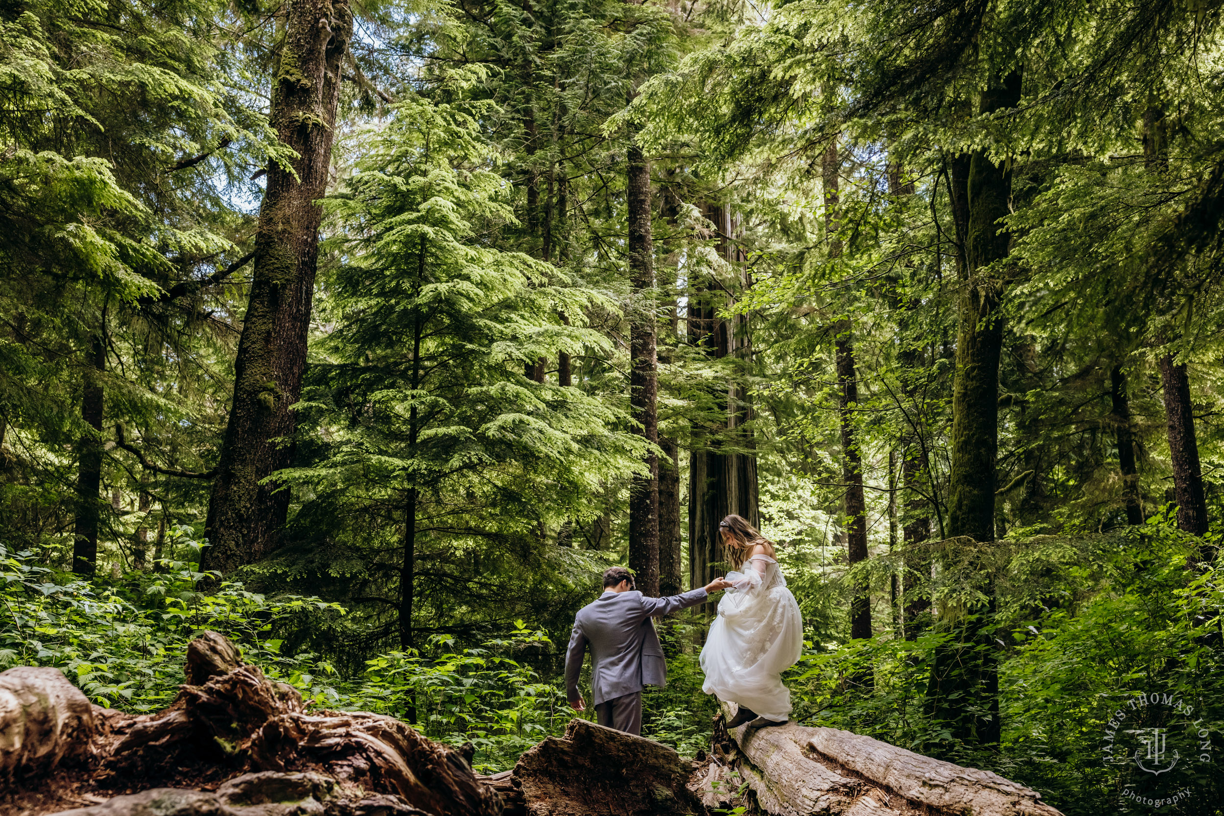 Washington Coast elopement by Seattle adventure elopement photographer James Thomas Long Photography