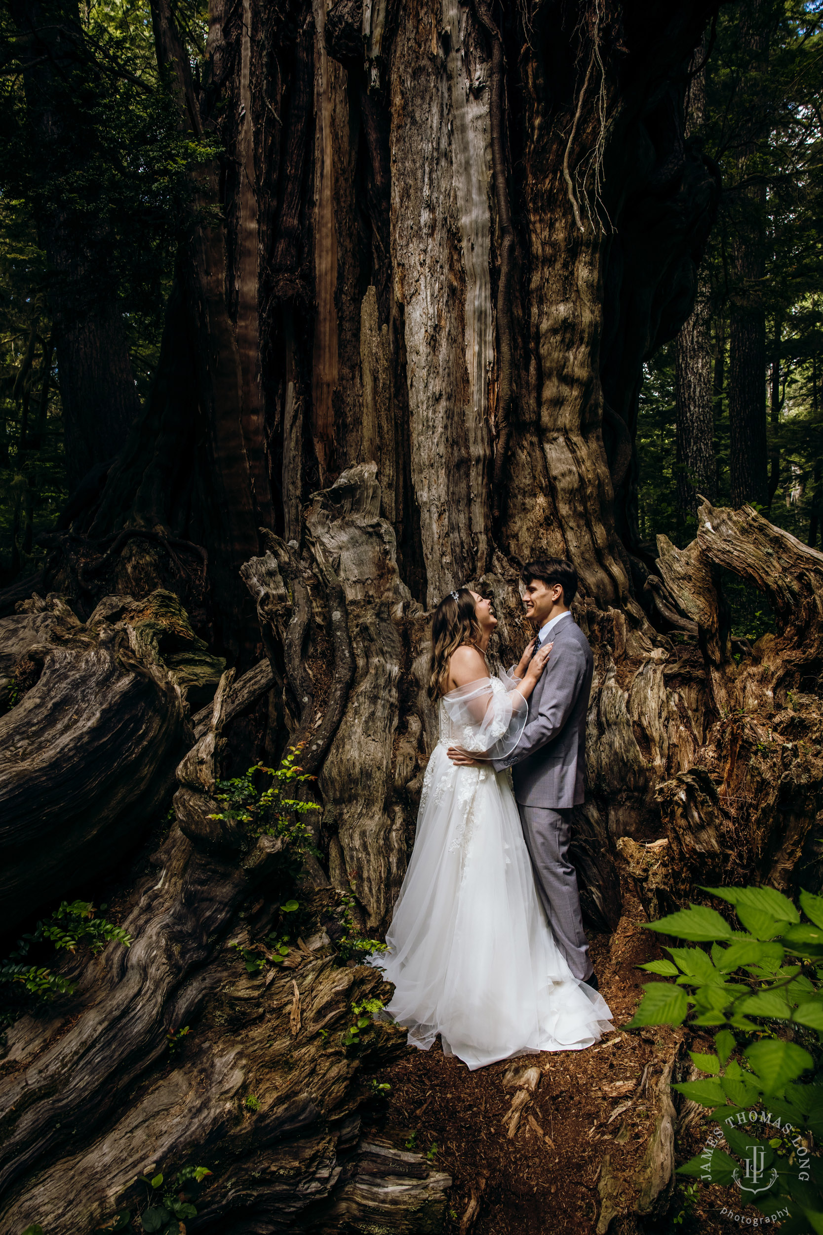 Washington Coast elopement by Seattle adventure elopement photographer James Thomas Long Photography