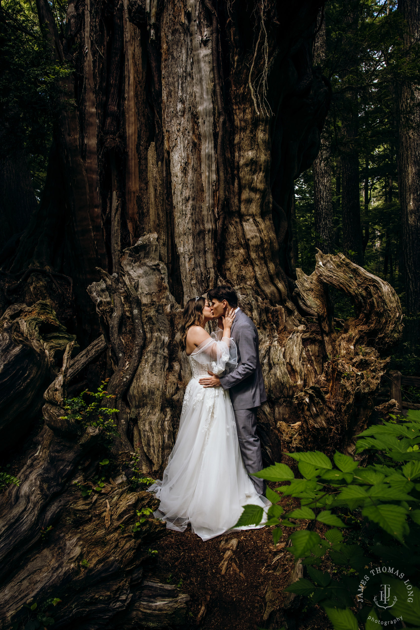 Washington Coast elopement by Seattle adventure elopement photographer James Thomas Long Photography