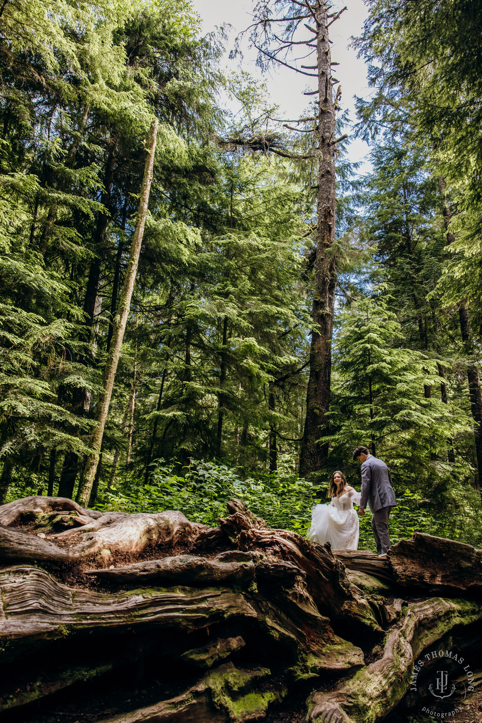 Washington Coast elopement by Seattle adventure elopement photographer James Thomas Long Photography