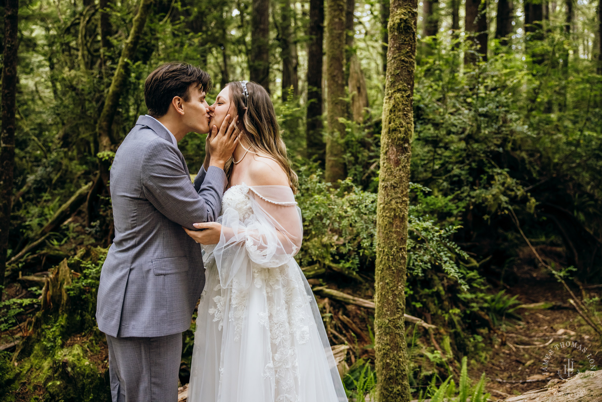Washington Coast elopement by Seattle adventure elopement photographer James Thomas Long Photography