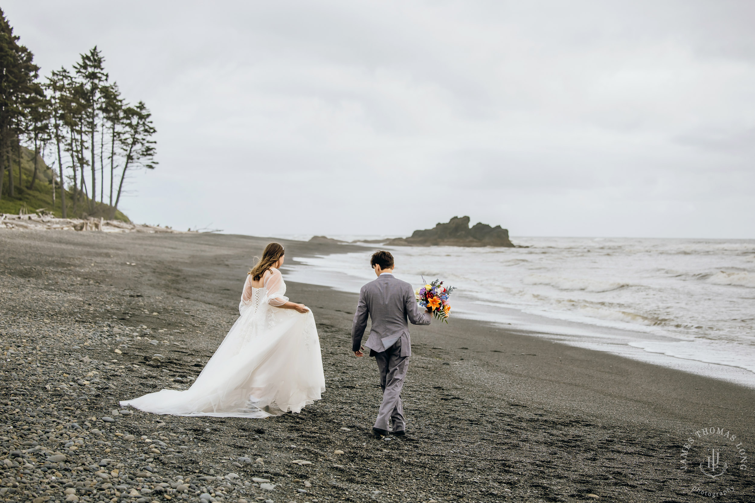 Washington Coast elopement by Seattle adventure elopement photographer James Thomas Long Photography