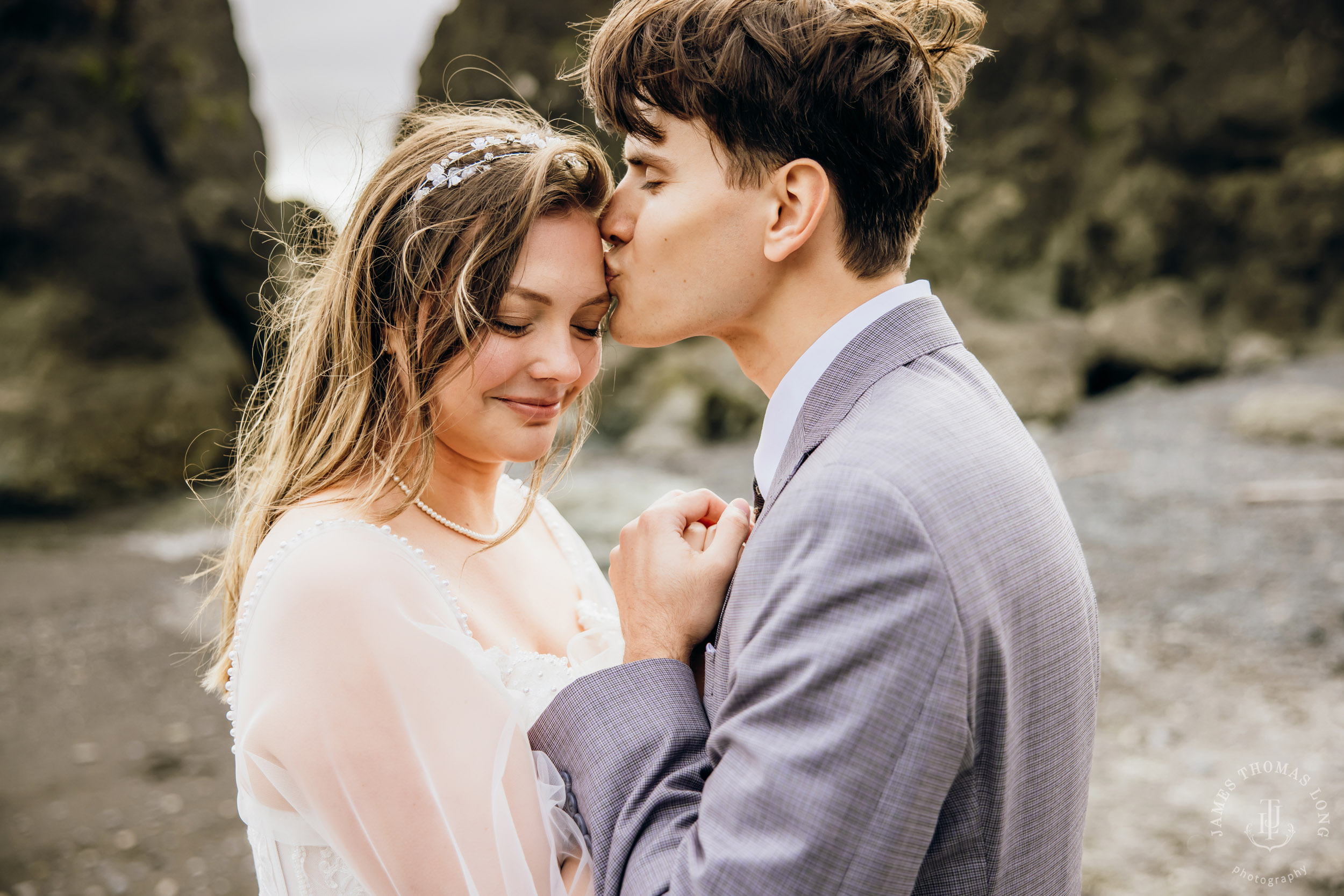 Washington Coast elopement by Seattle adventure elopement photographer James Thomas Long Photography