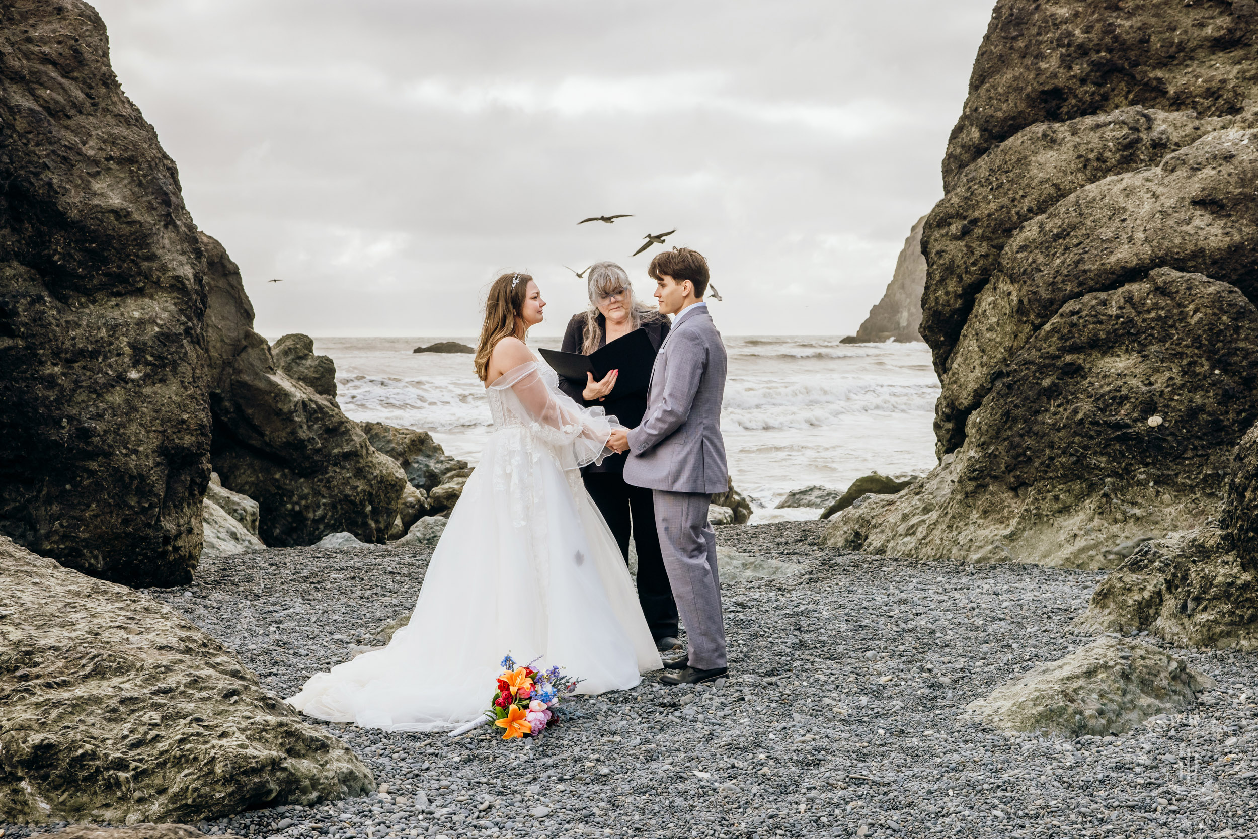 Washington Coast elopement by Seattle adventure elopement photographer James Thomas Long Photography