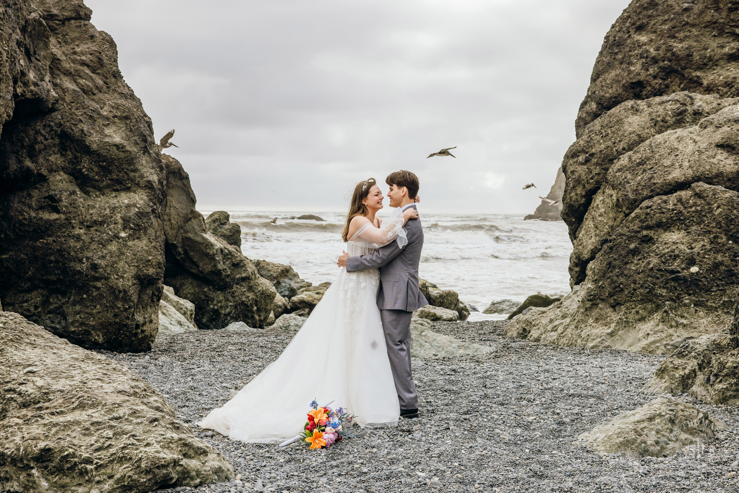 Washington Coast elopement by Seattle adventure elopement photographer James Thomas Long Photography