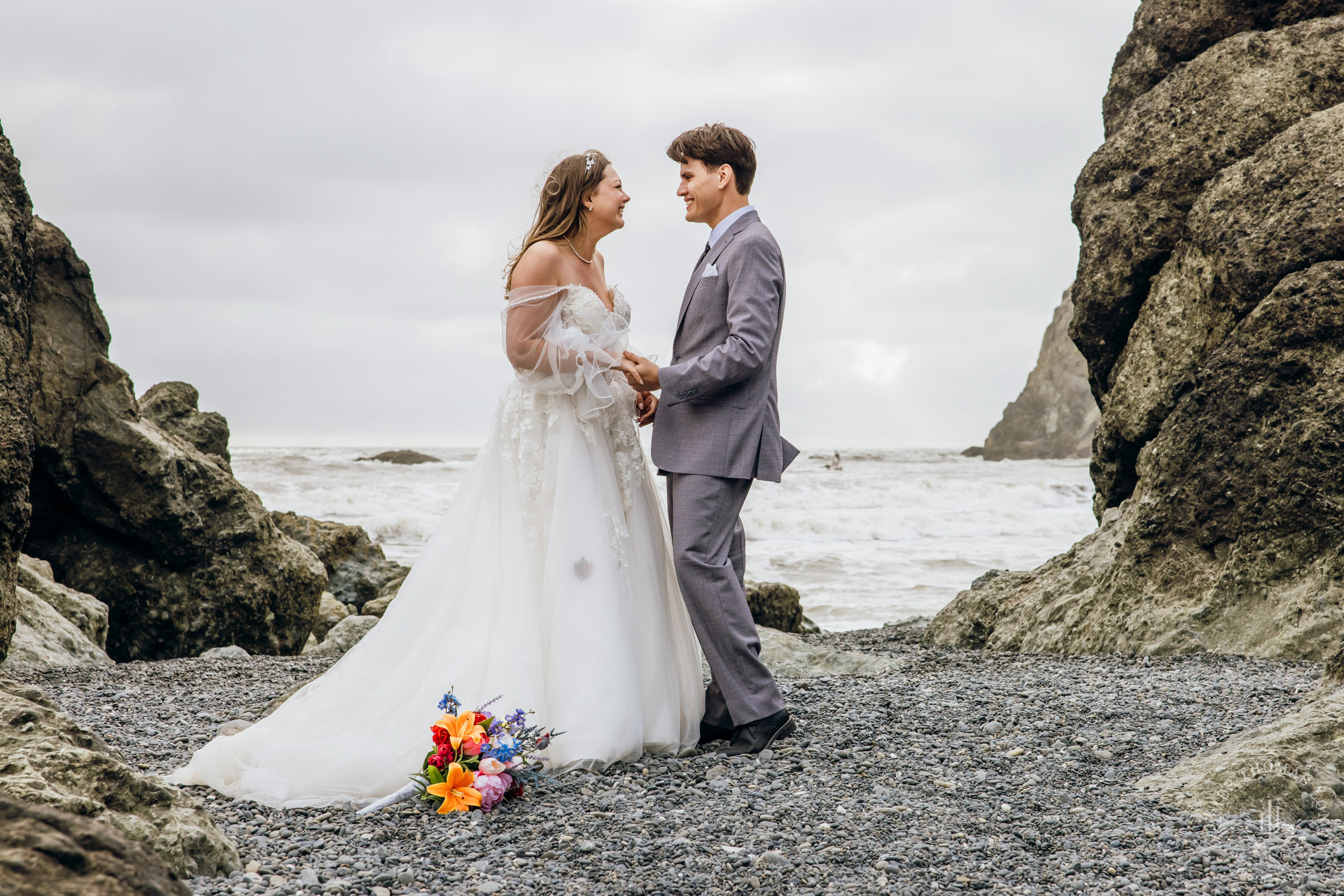 Washington Coast elopement by Seattle adventure elopement photographer James Thomas Long Photography