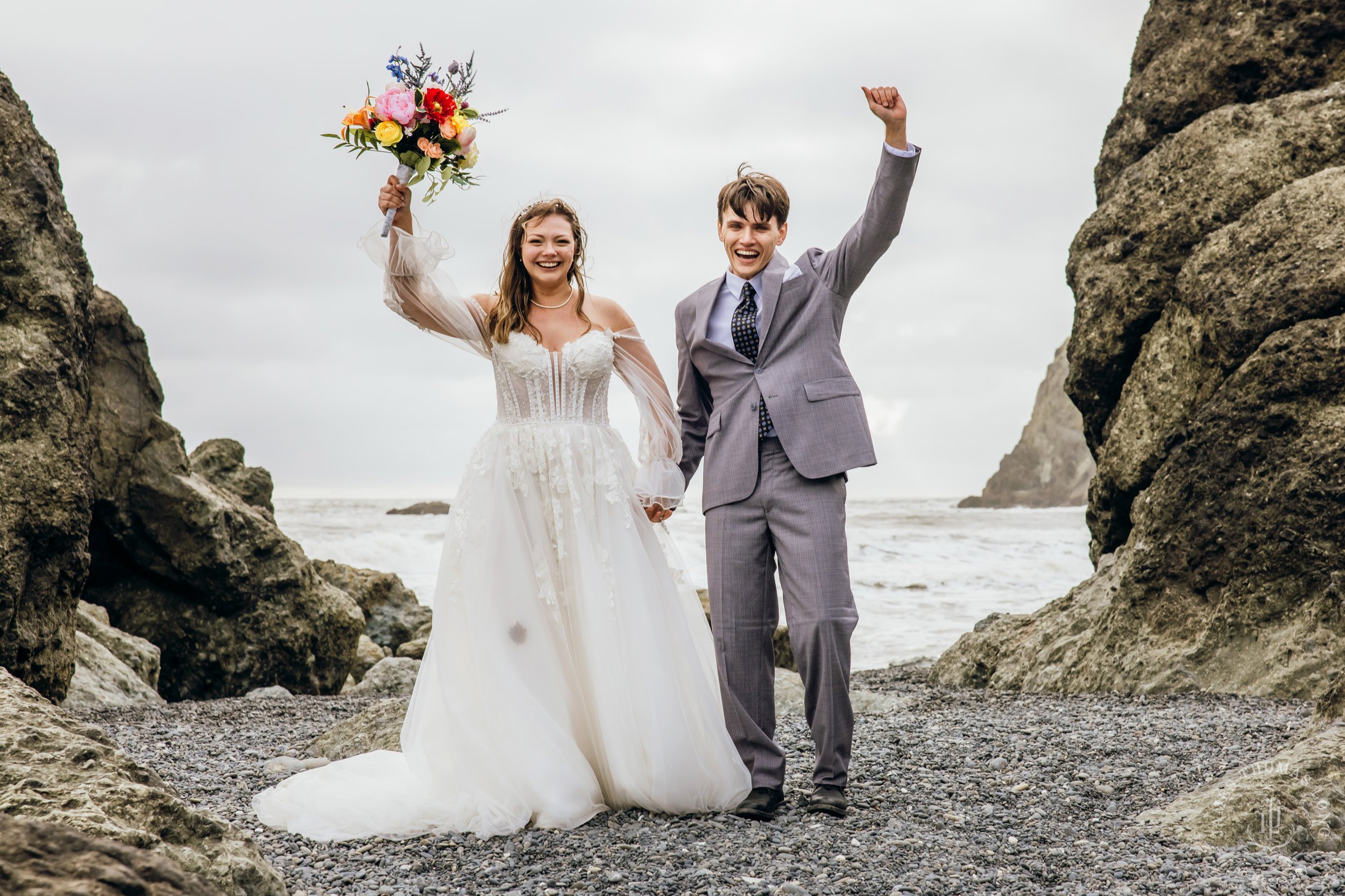 Washington Coast elopement by Seattle adventure elopement photographer James Thomas Long Photography