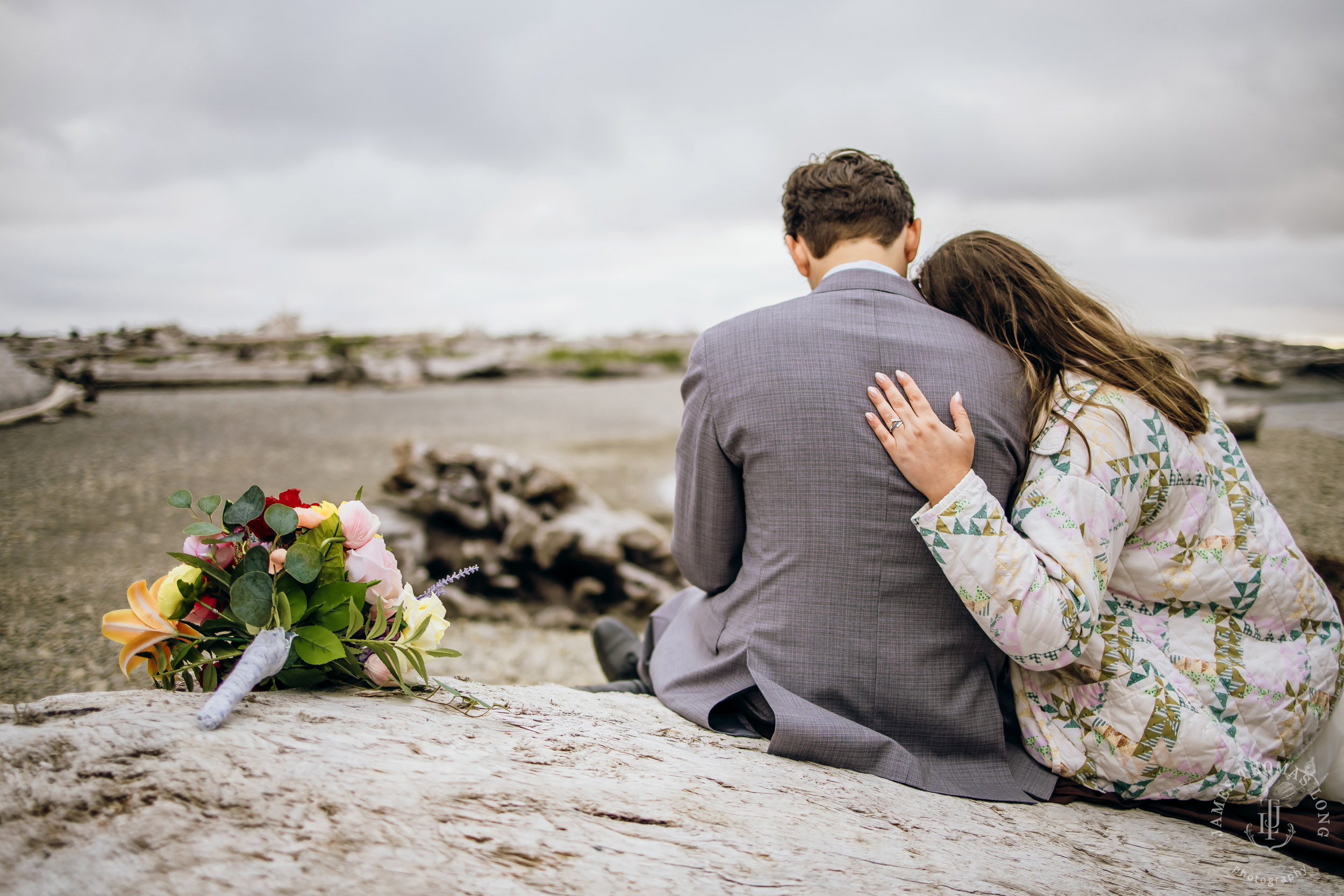 Washington Coast elopement by Seattle adventure elopement photographer James Thomas Long Photography
