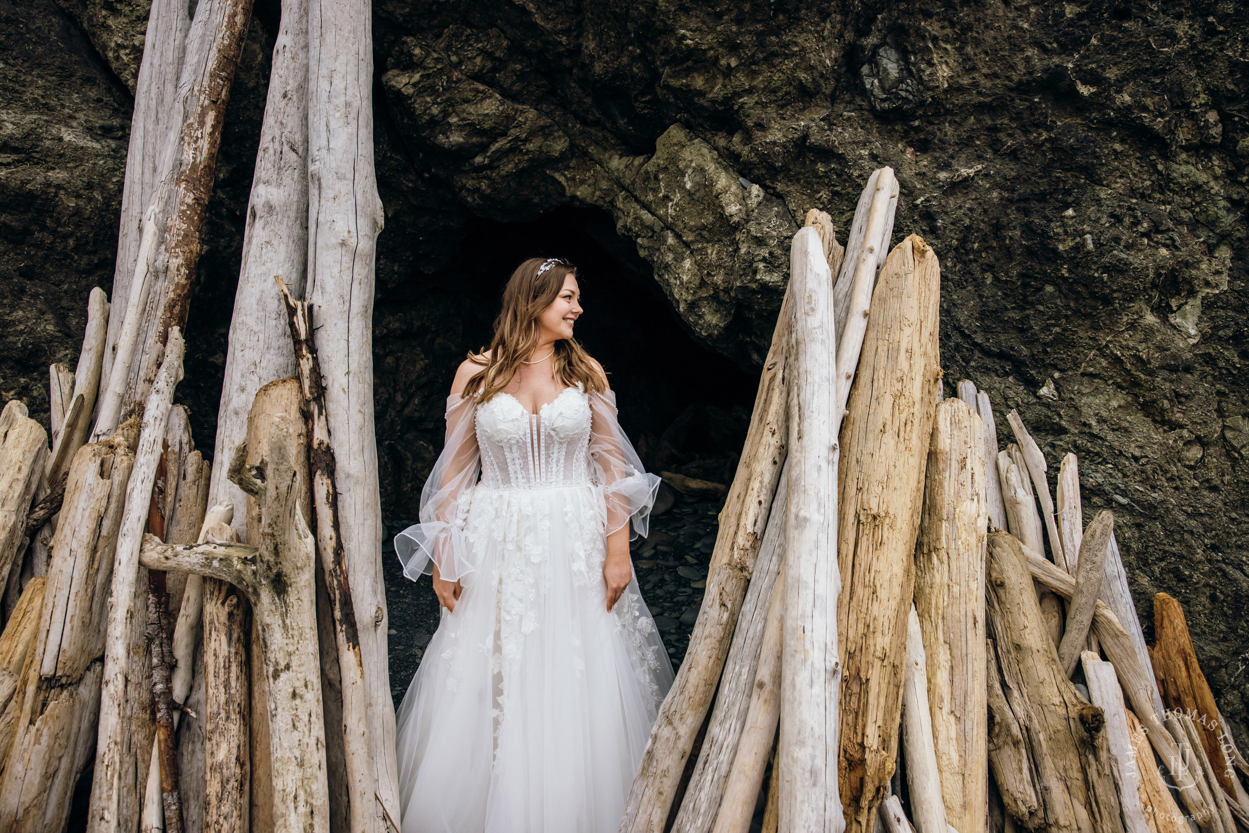 Washington Coast elopement by Seattle adventure elopement photographer James Thomas Long Photography
