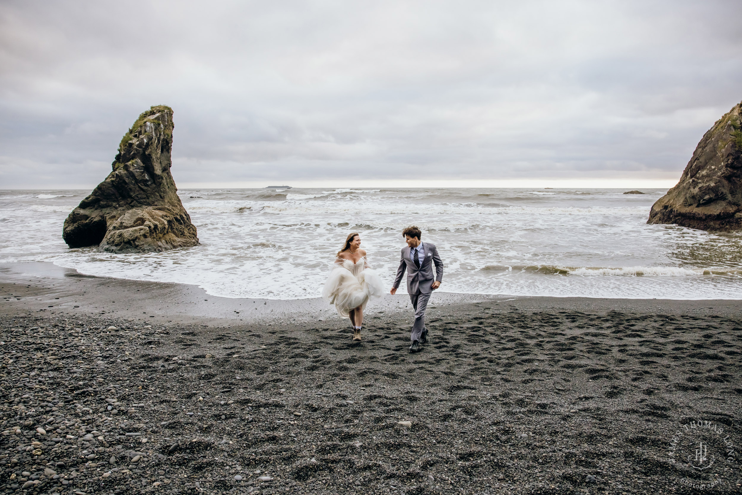 Washington Coast elopement by Seattle adventure elopement photographer James Thomas Long Photography