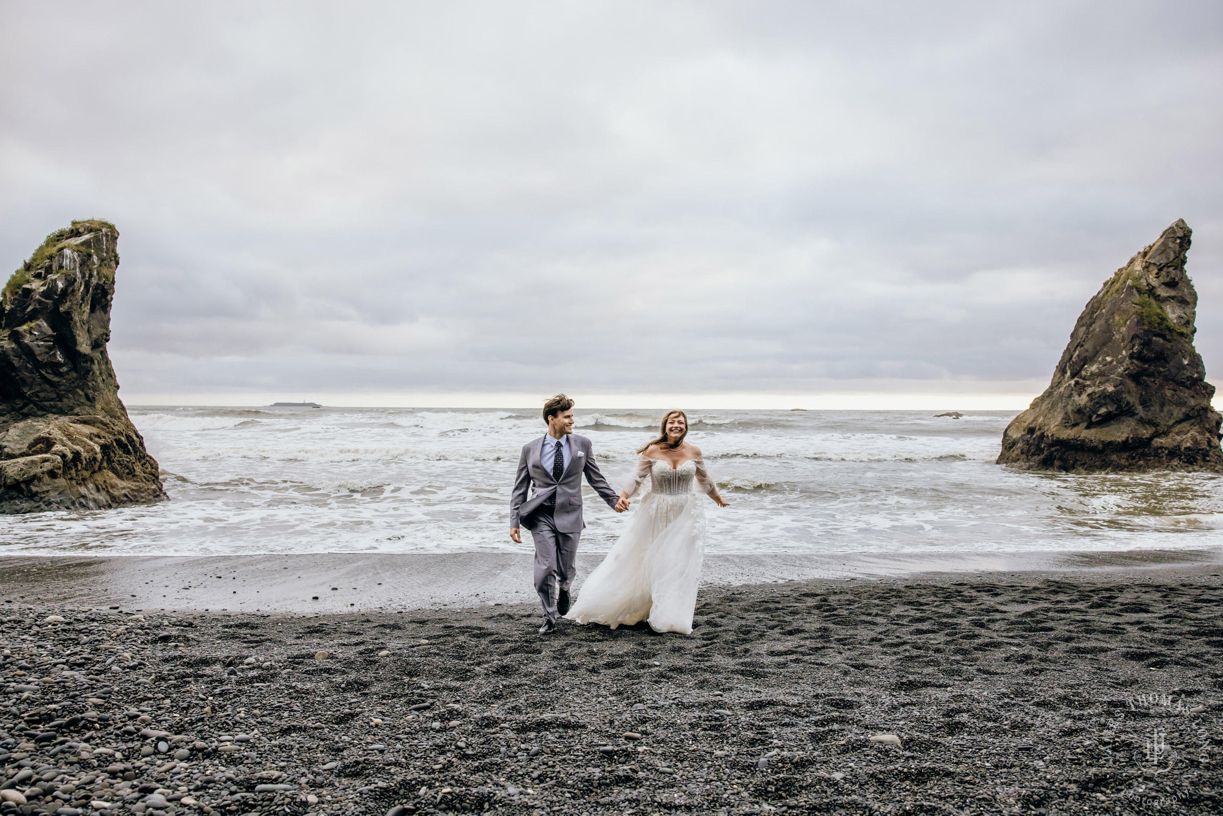 Washington Coast elopement by Seattle adventure elopement photographer James Thomas Long Photography