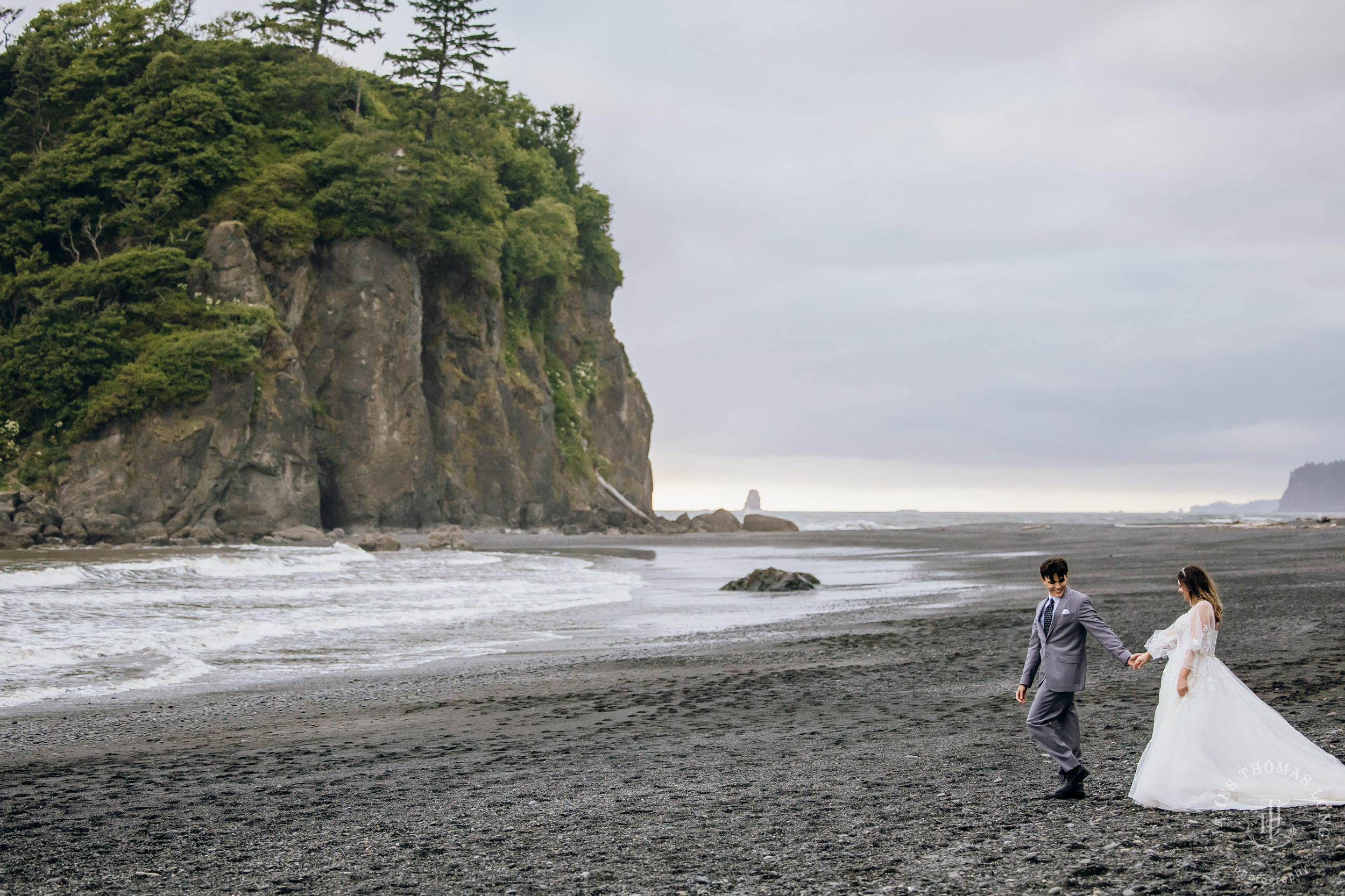 Washington Coast elopement by Seattle adventure elopement photographer James Thomas Long Photography