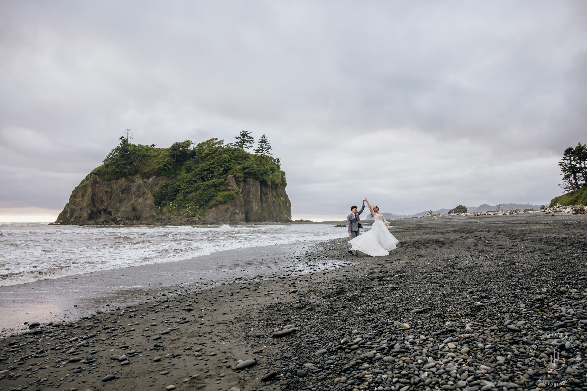 Washington Coast elopement by Seattle adventure elopement photographer James Thomas Long Photography