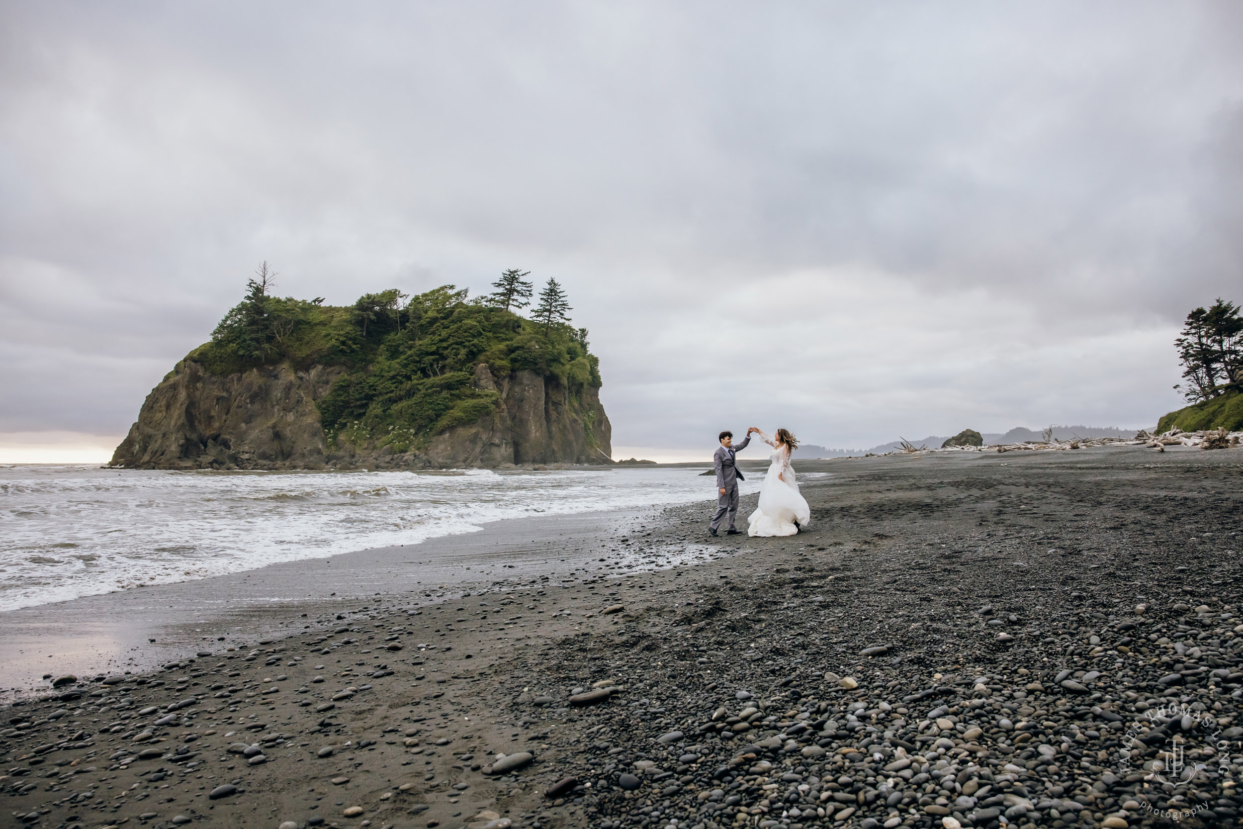 Washington Coast elopement by Seattle adventure elopement photographer James Thomas Long Photography