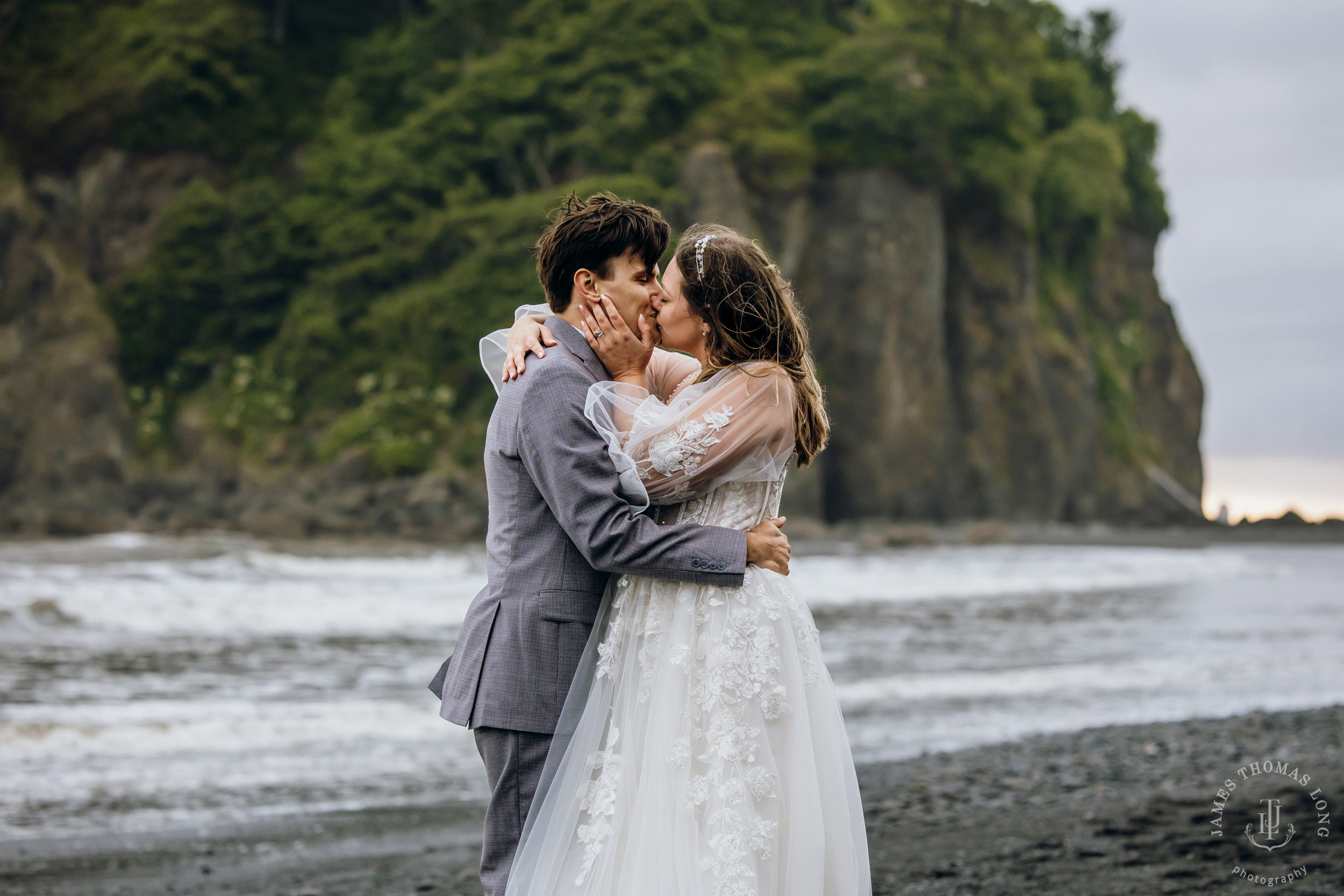 Washington Coast elopement by Seattle adventure elopement photographer James Thomas Long Photography