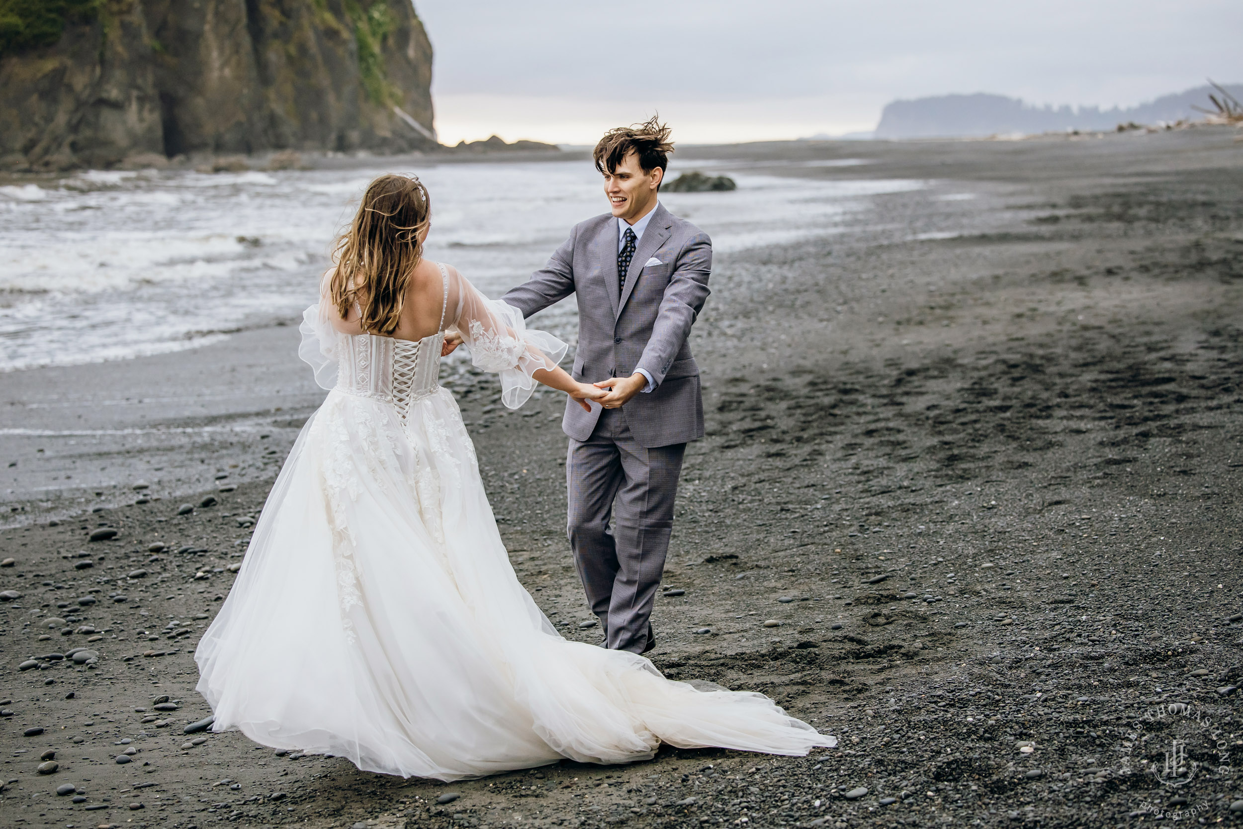 Washington Coast elopement by Seattle adventure elopement photographer James Thomas Long Photography