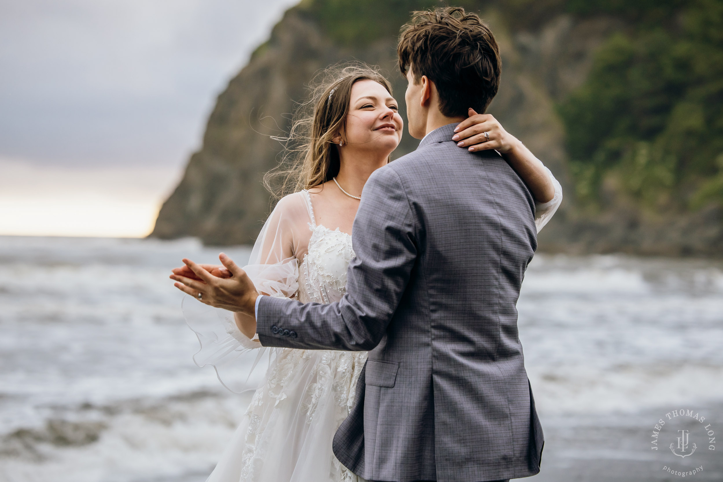 Washington Coast elopement by Seattle adventure elopement photographer James Thomas Long Photography