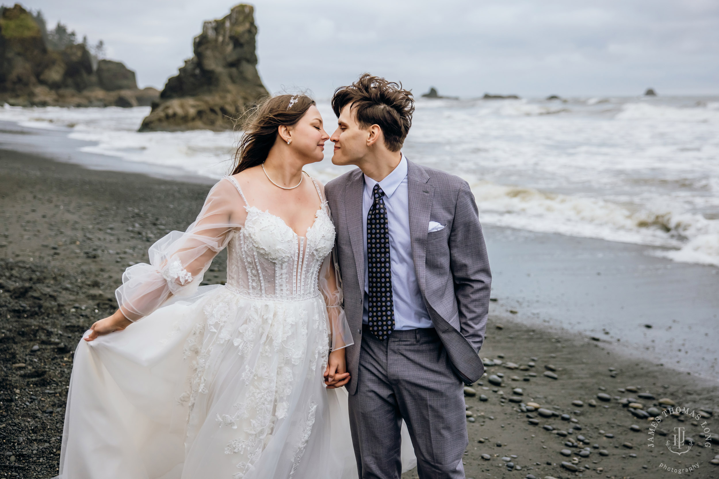 Washington Coast elopement by Seattle adventure elopement photographer James Thomas Long Photography