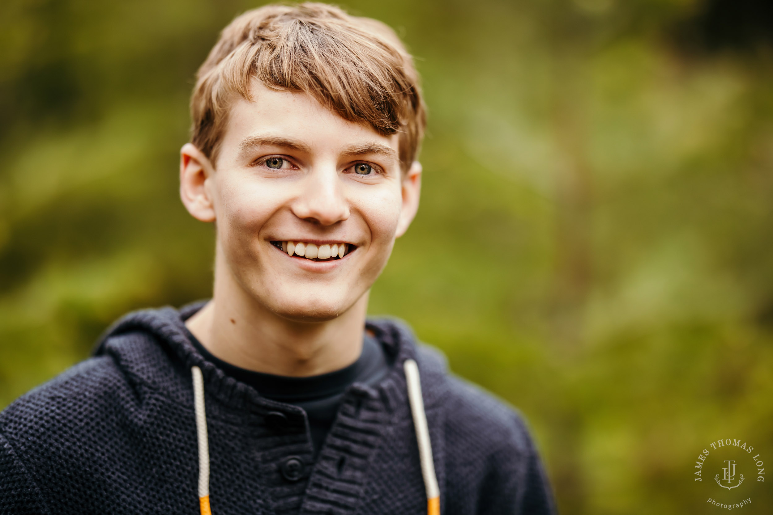 Cascade mountain adventure high school senior portrait session by Seattle senior photographer James Thomas Long Photography