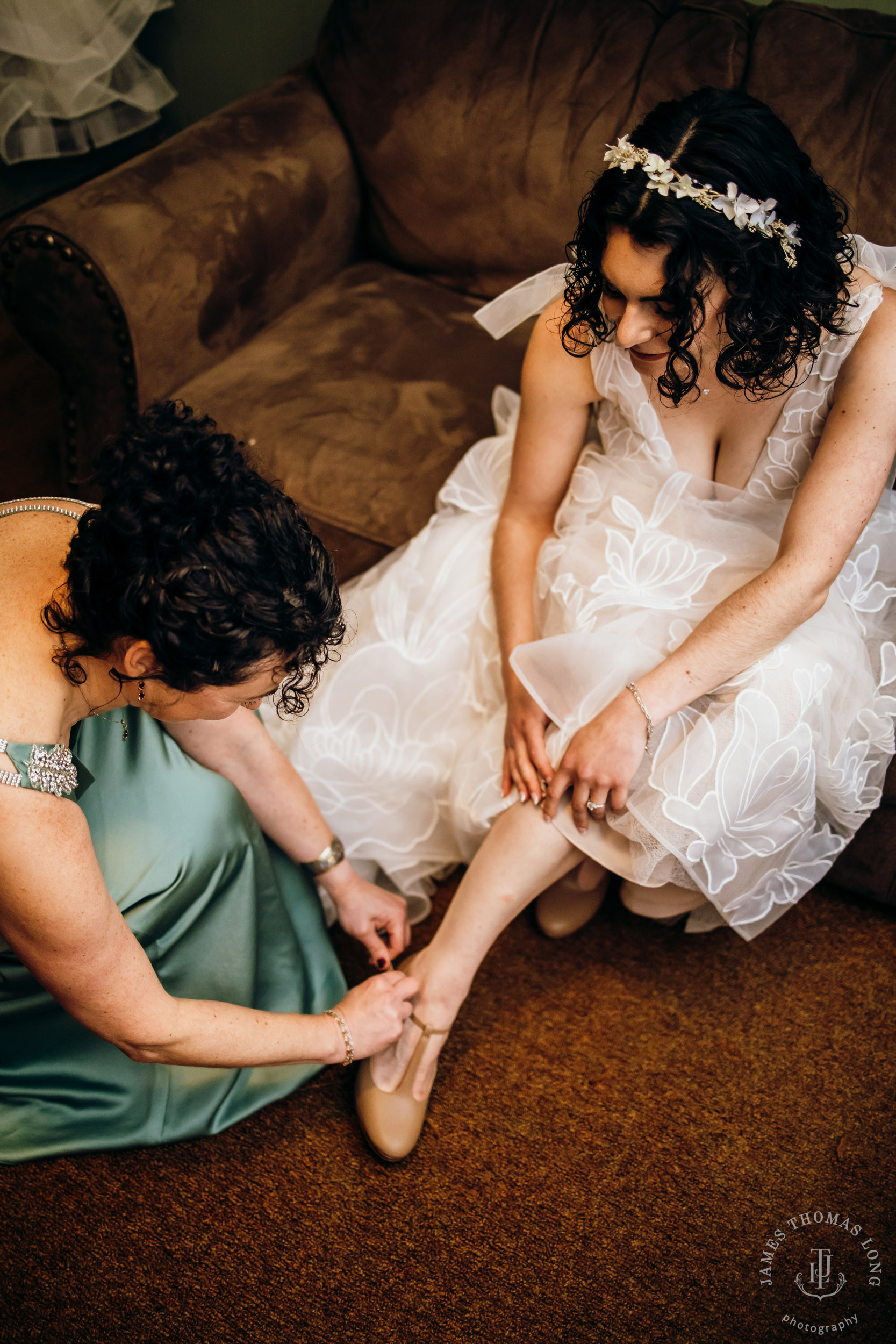 Crystal Mountain Jewish wedding by Seattle wedding photographer James Thomas Long Photography