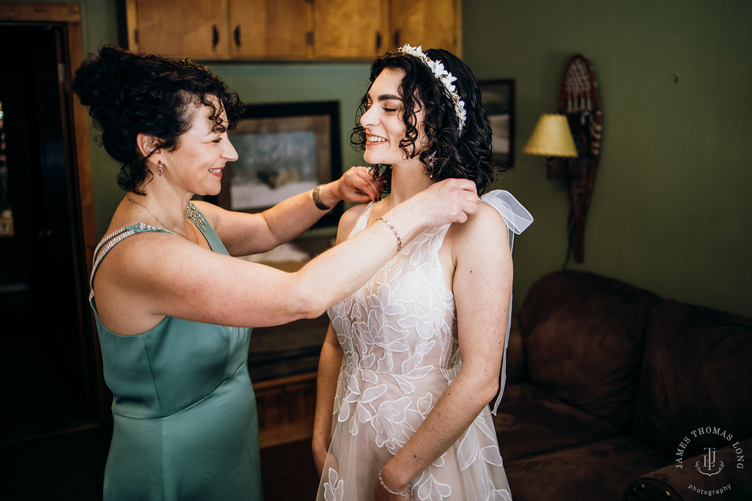 Crystal Mountain Jewish wedding by Seattle wedding photographer James Thomas Long Photography
