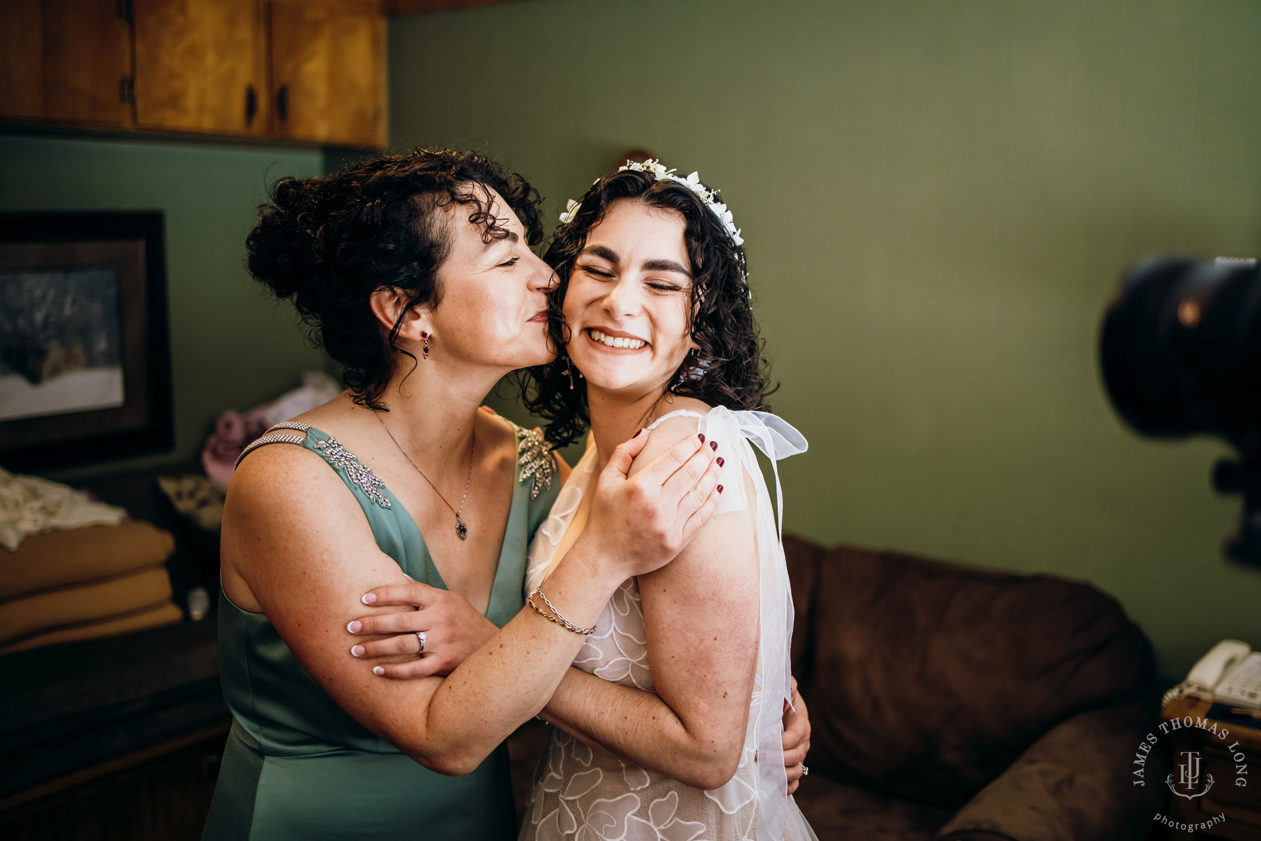 Crystal Mountain Jewish wedding by Seattle wedding photographer James Thomas Long Photography