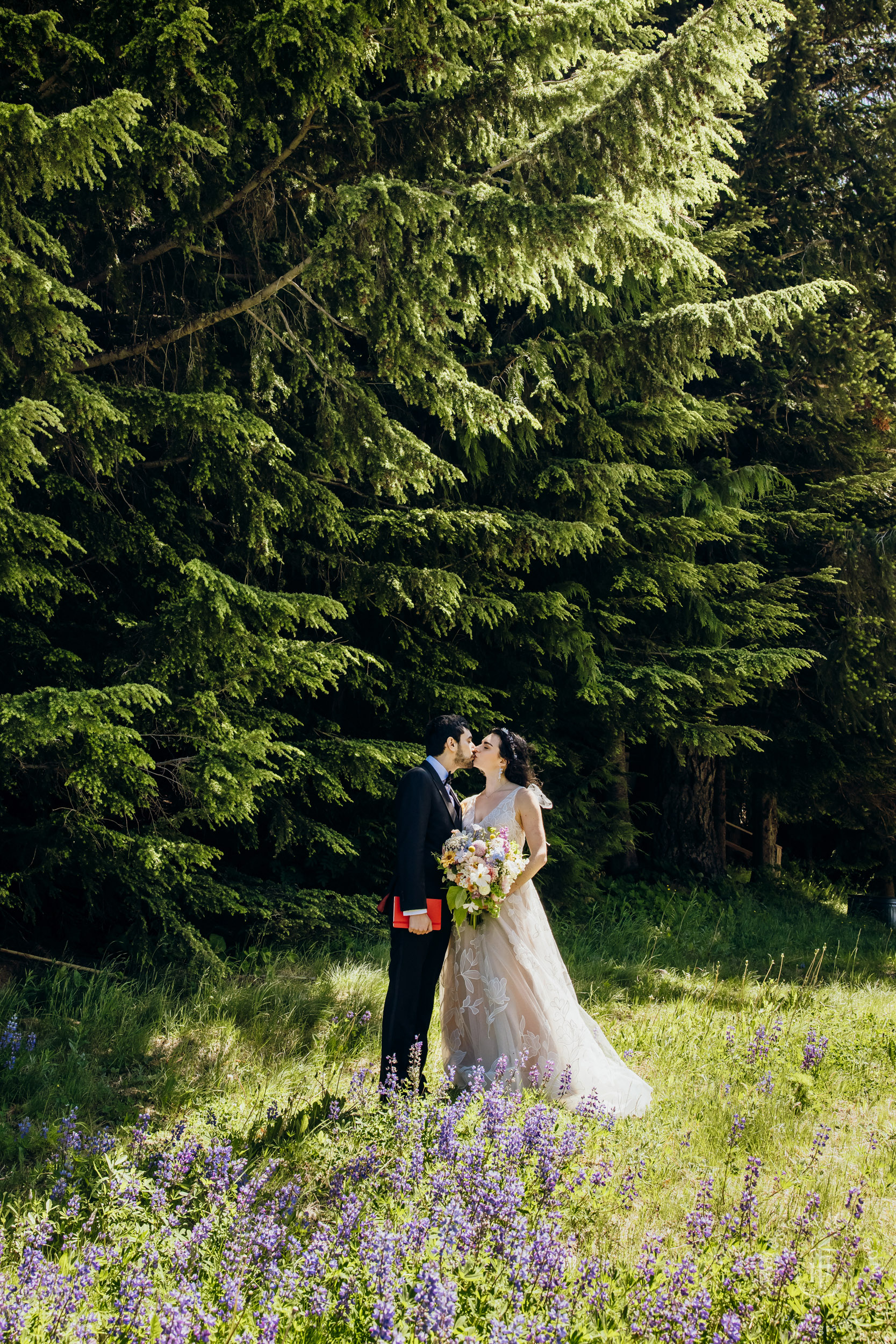 Crystal Mountain Jewish wedding by Seattle wedding photographer James Thomas Long Photography