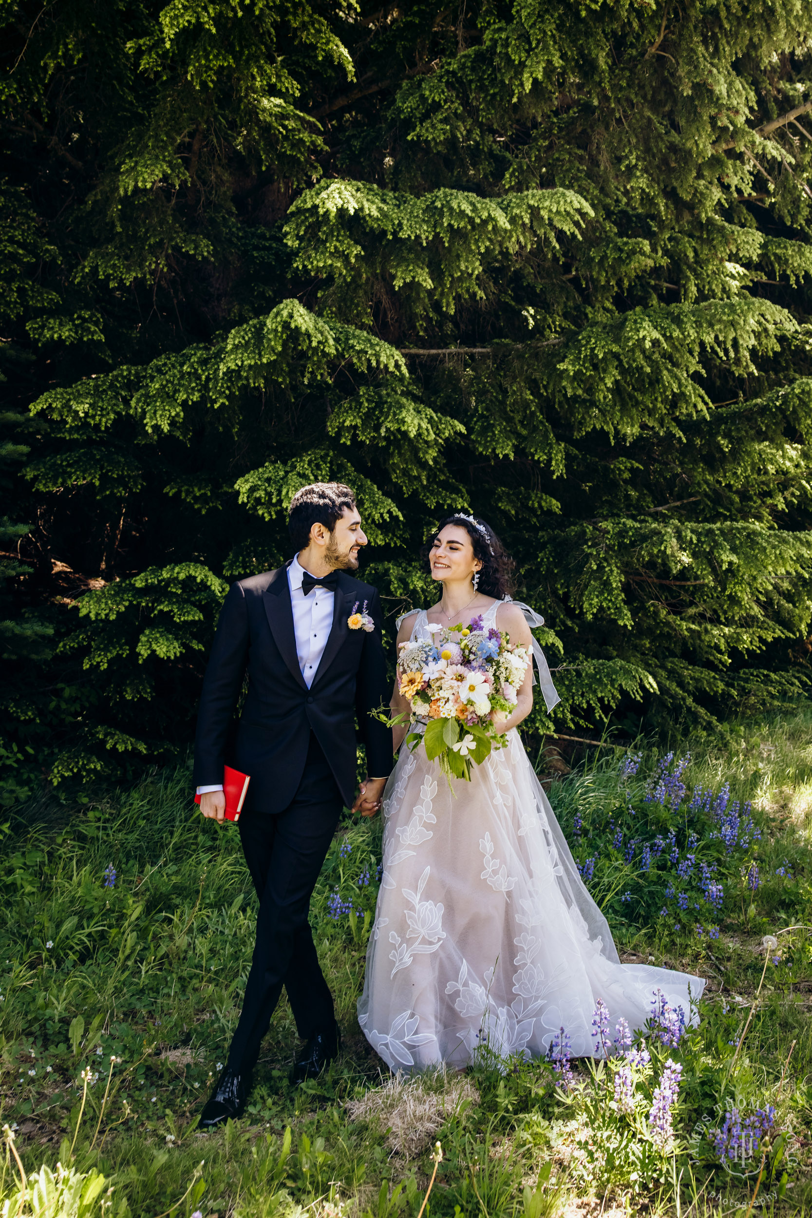 Crystal Mountain Jewish wedding by Seattle wedding photographer James Thomas Long Photography