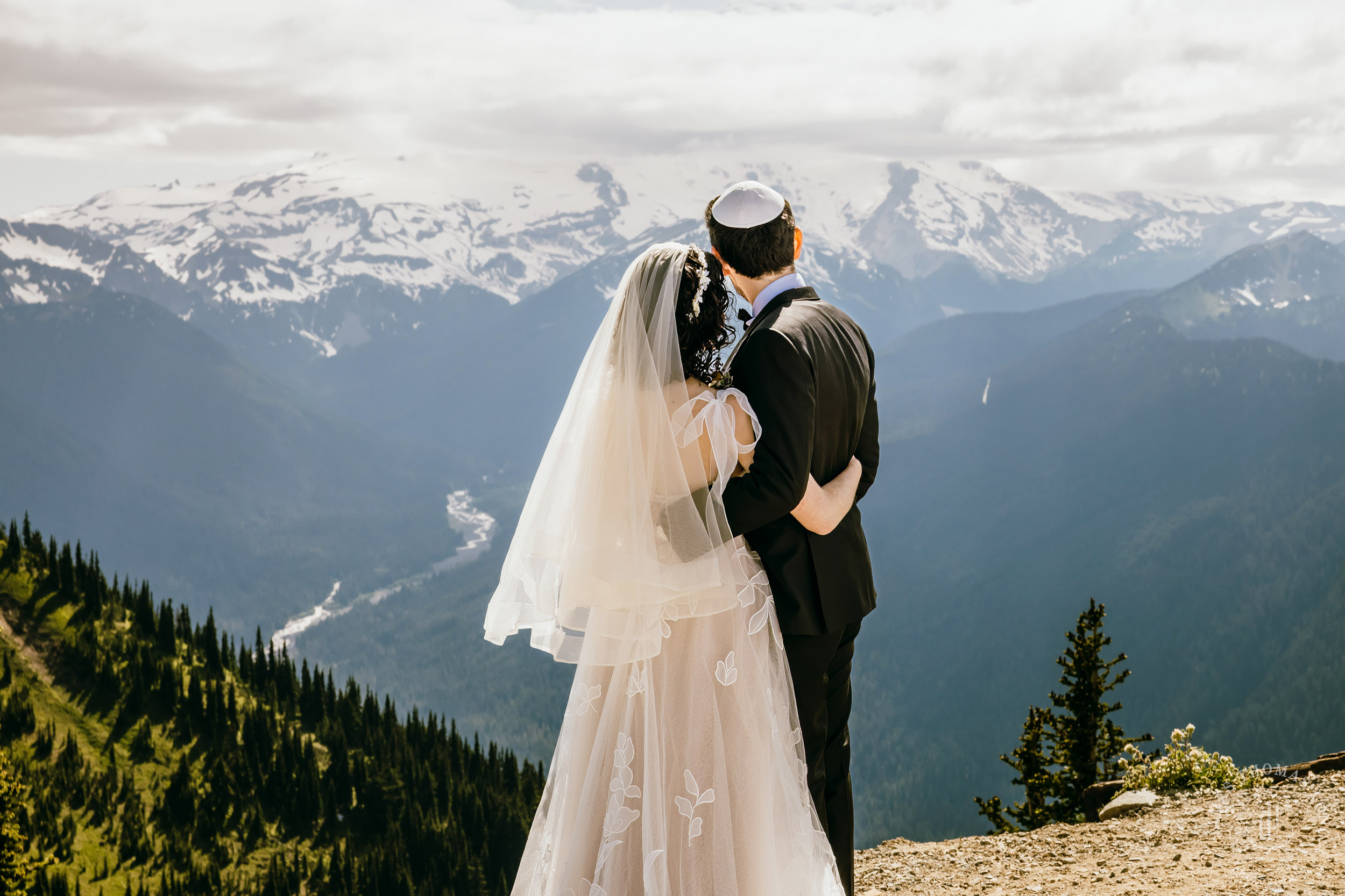 Crystal Mountain Jewish wedding by Seattle wedding photographer James Thomas Long Photography