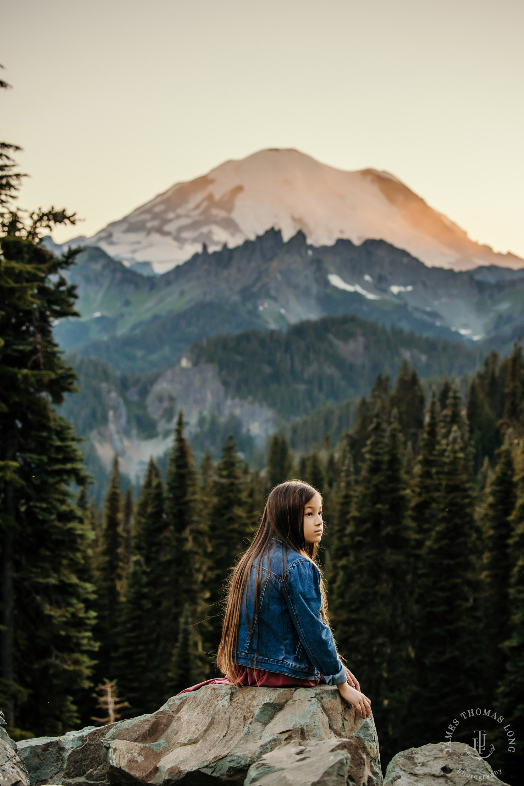 Mount Rainier family of five photography session by Seattle family photographer James Thomas Long Photography