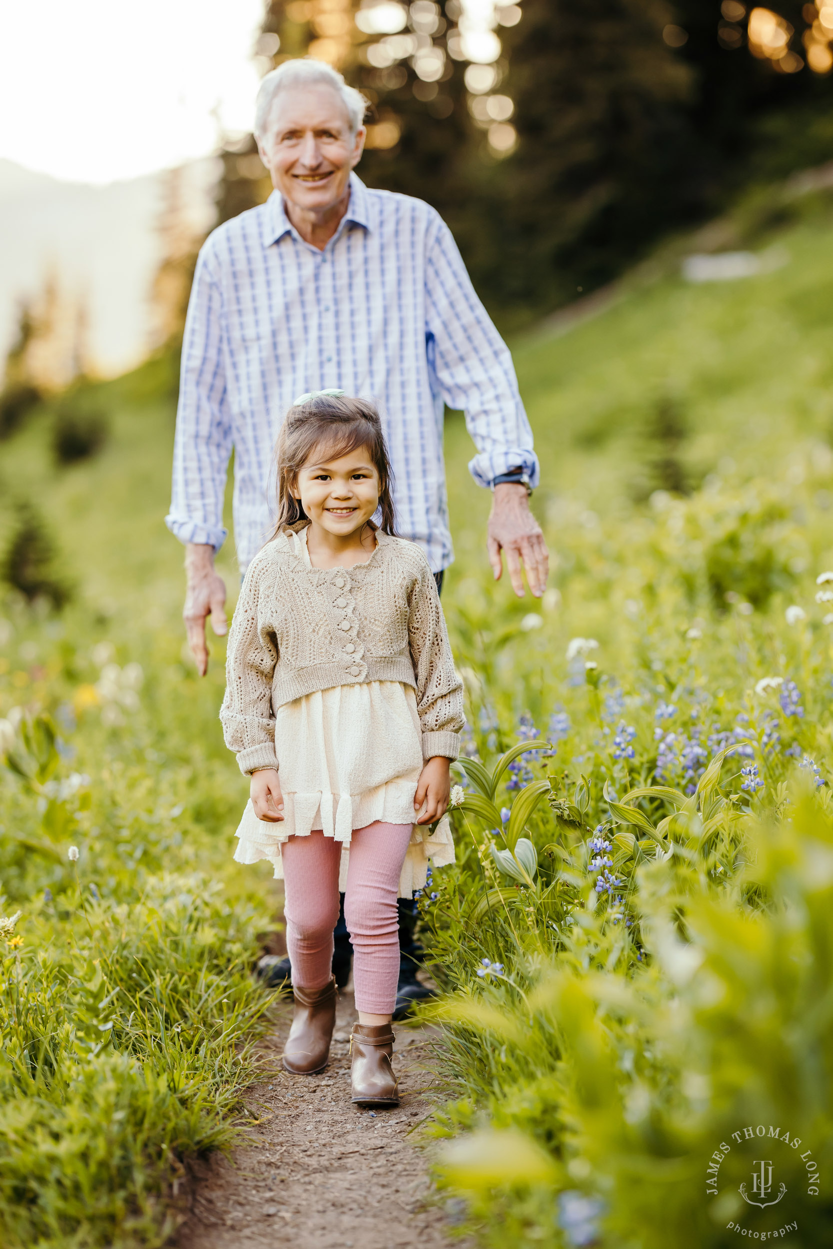 Mount Rainier family of five photography session by Seattle family photographer James Thomas Long Photography