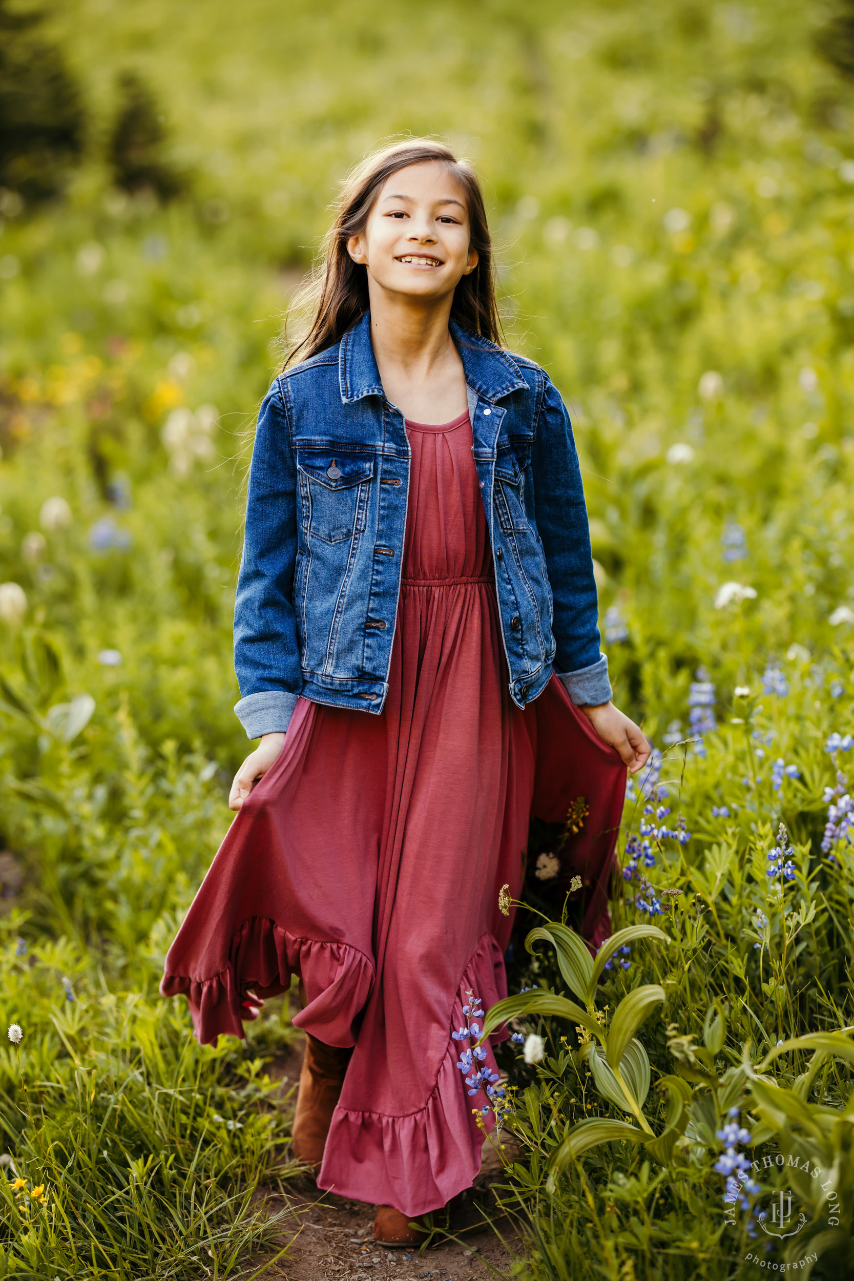 Mount Rainier family of five photography session by Seattle family photographer James Thomas Long Photography