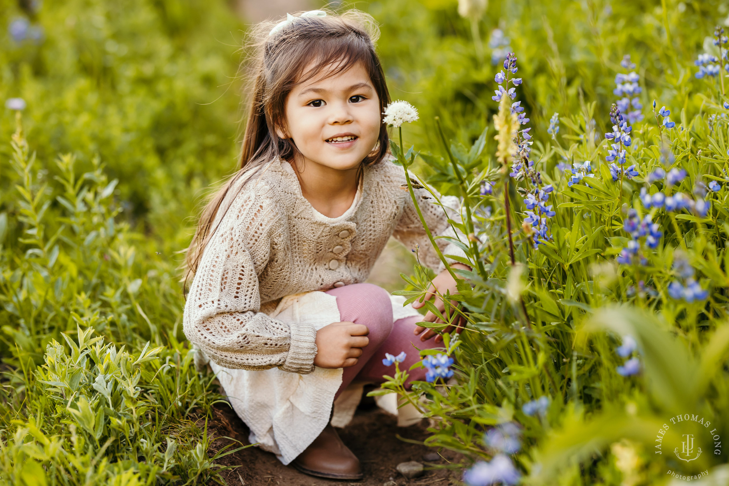 Mount Rainier family of five photography session by Seattle family photographer James Thomas Long Photography