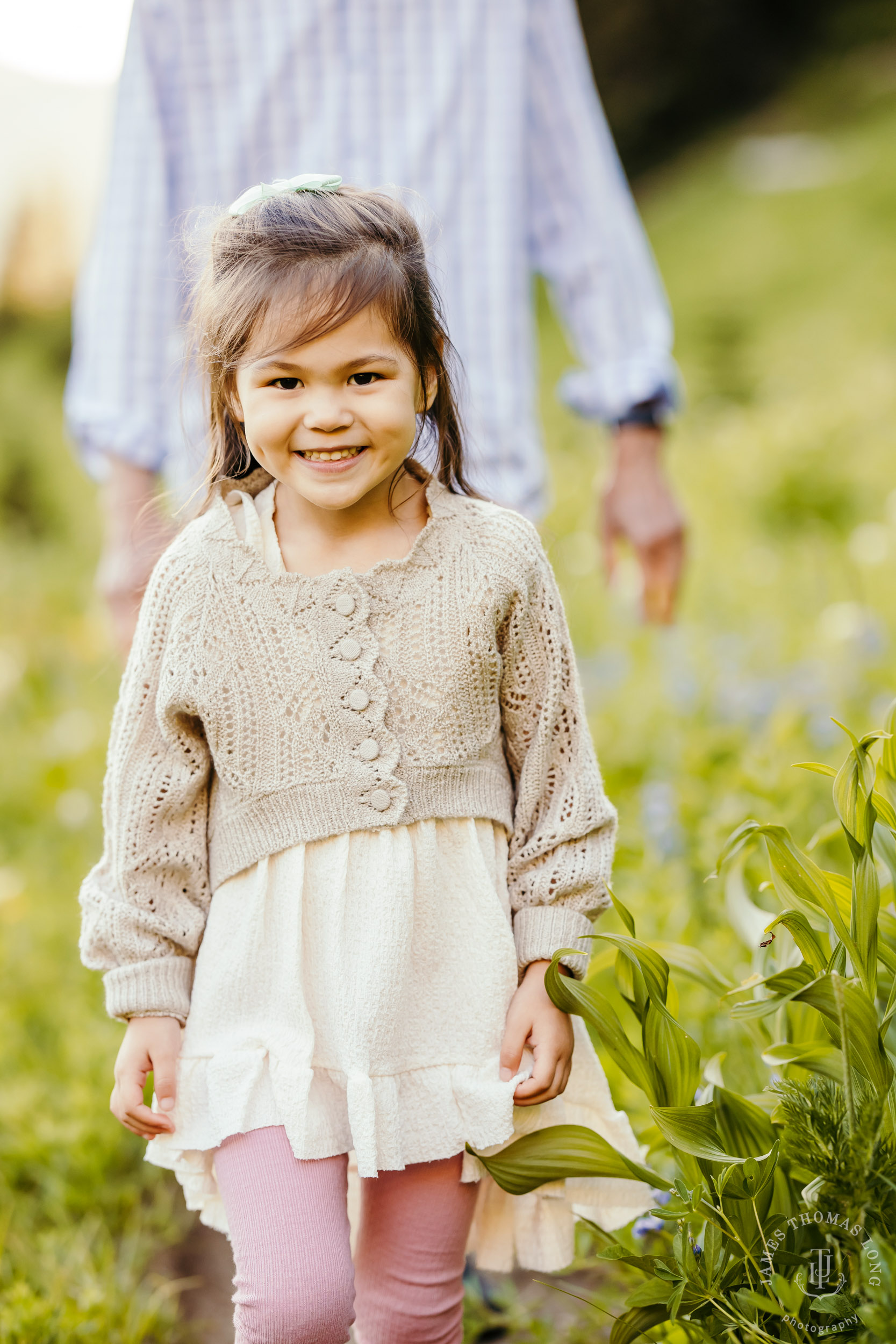Mount Rainier family of five photography session by Seattle family photographer James Thomas Long Photography