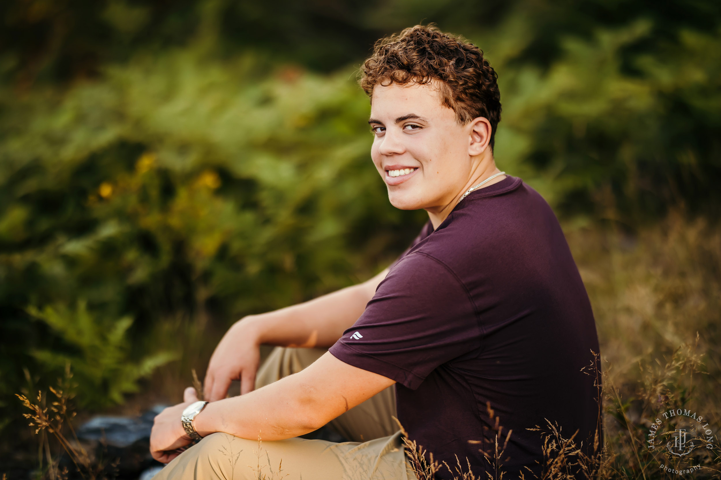 Snoqualmie Pass adventure high school senior portrait session by Seattle senior portrait photographer James Thomas Long Photography