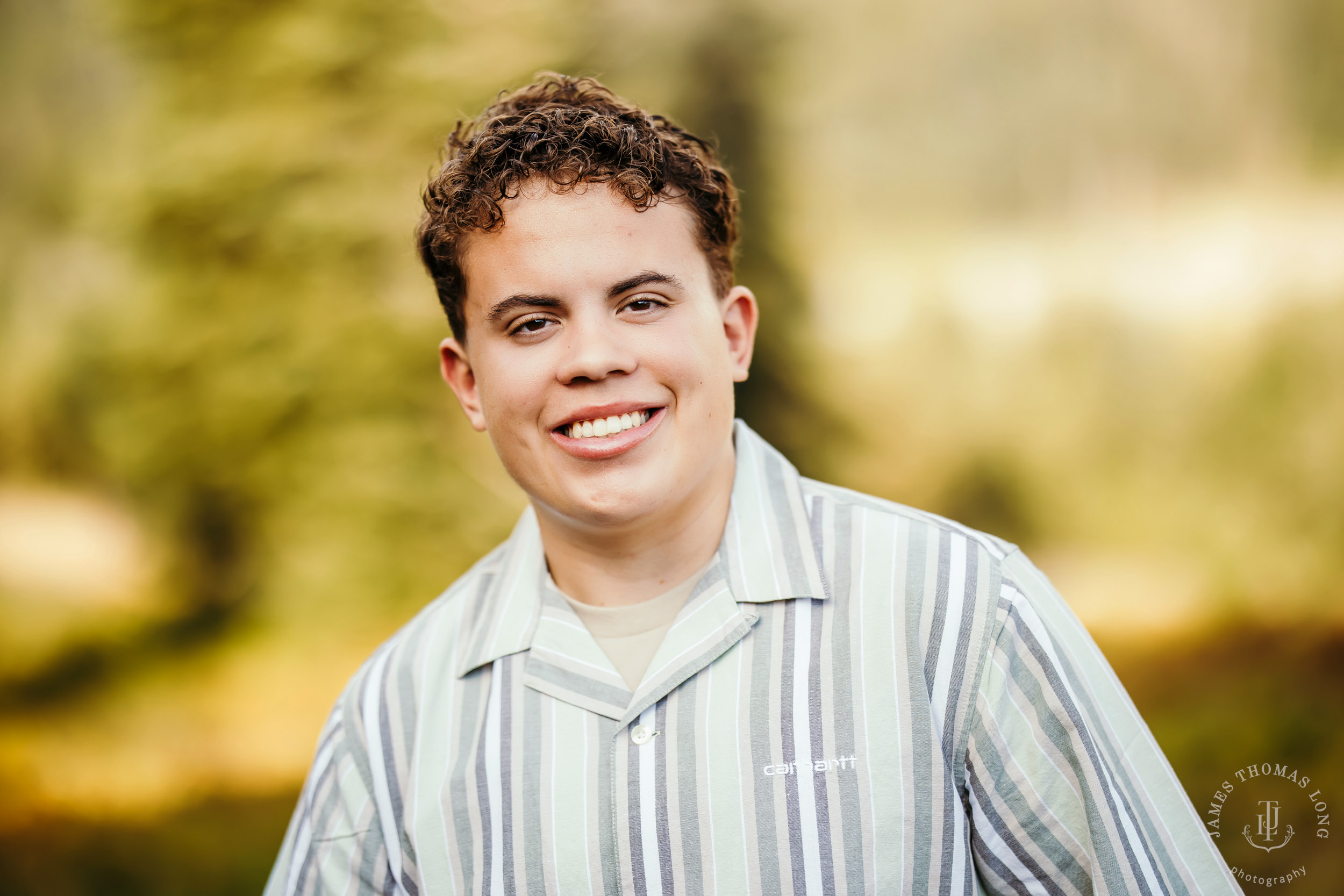Snoqualmie Pass adventure high school senior portrait session by Seattle senior portrait photographer James Thomas Long Photography