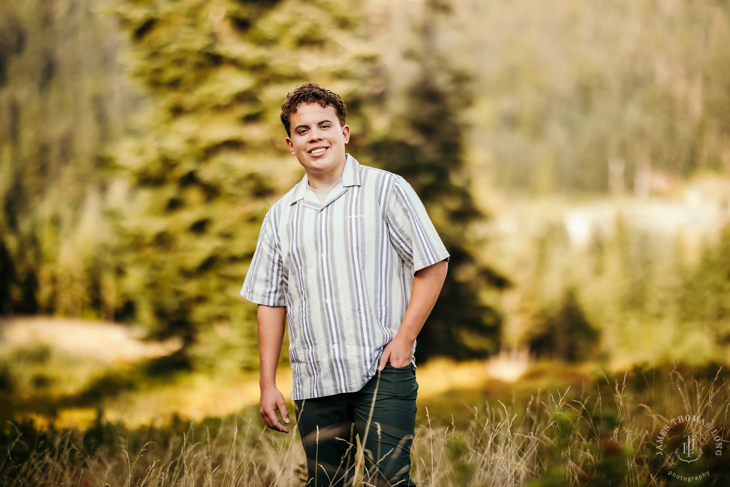 Snoqualmie Pass adventure high school senior portrait session by Seattle senior portrait photographer James Thomas Long Photography