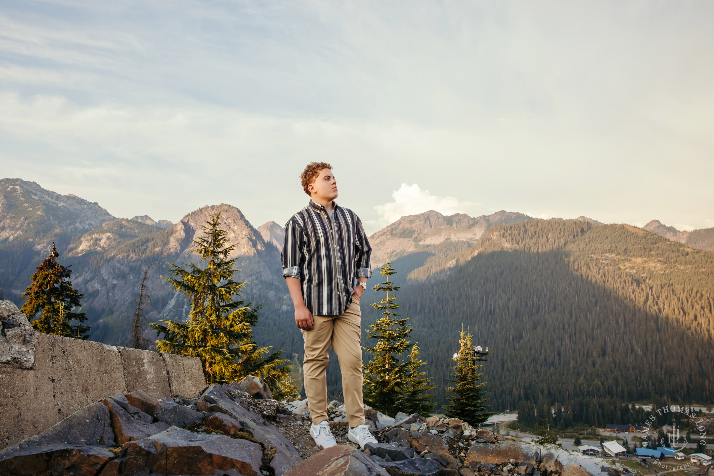 Snoqualmie Pass adventure high school senior portrait session by Seattle senior portrait photographer James Thomas Long Photography