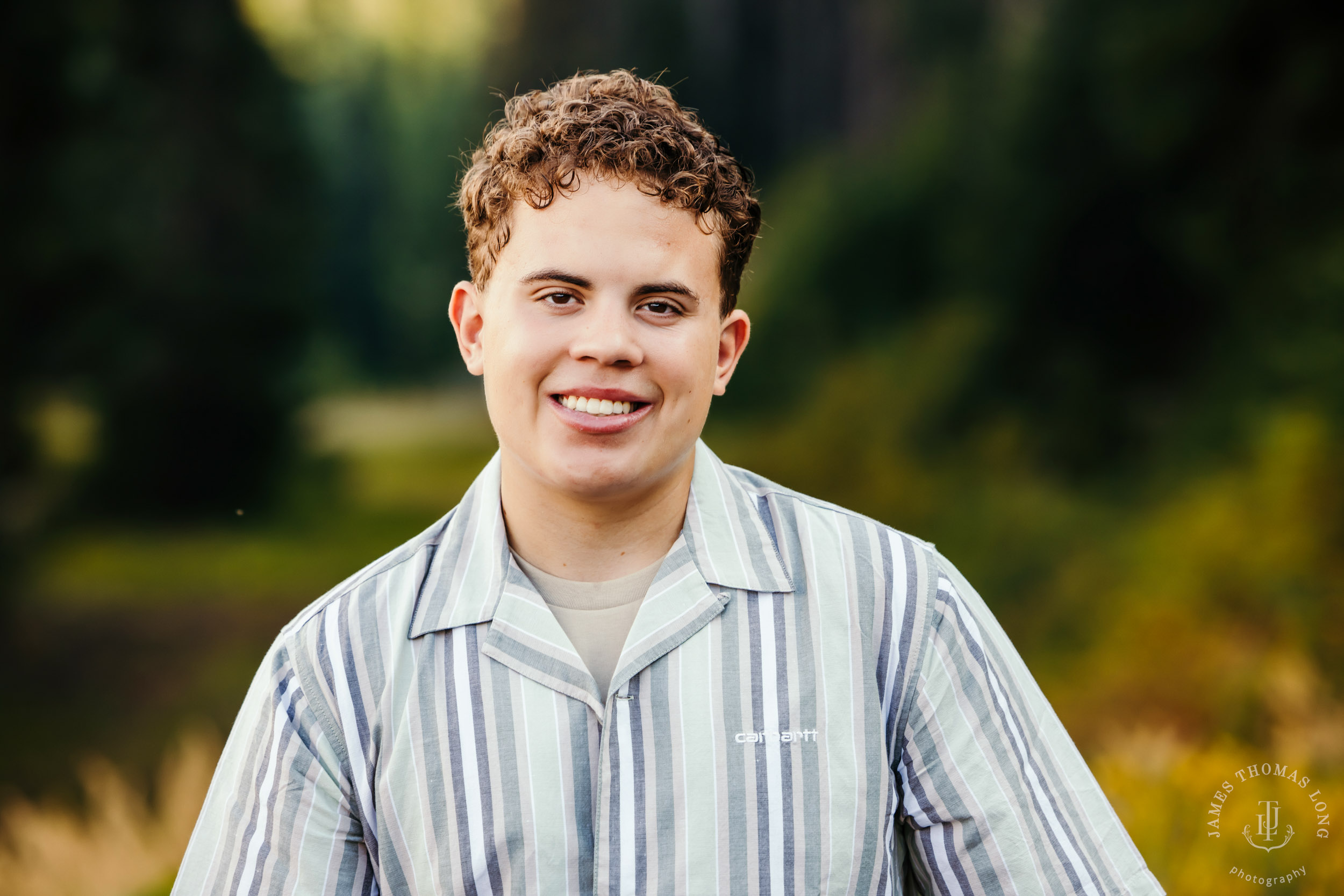 Snoqualmie Pass adventure high school senior portrait session by Seattle senior portrait photographer James Thomas Long Photography