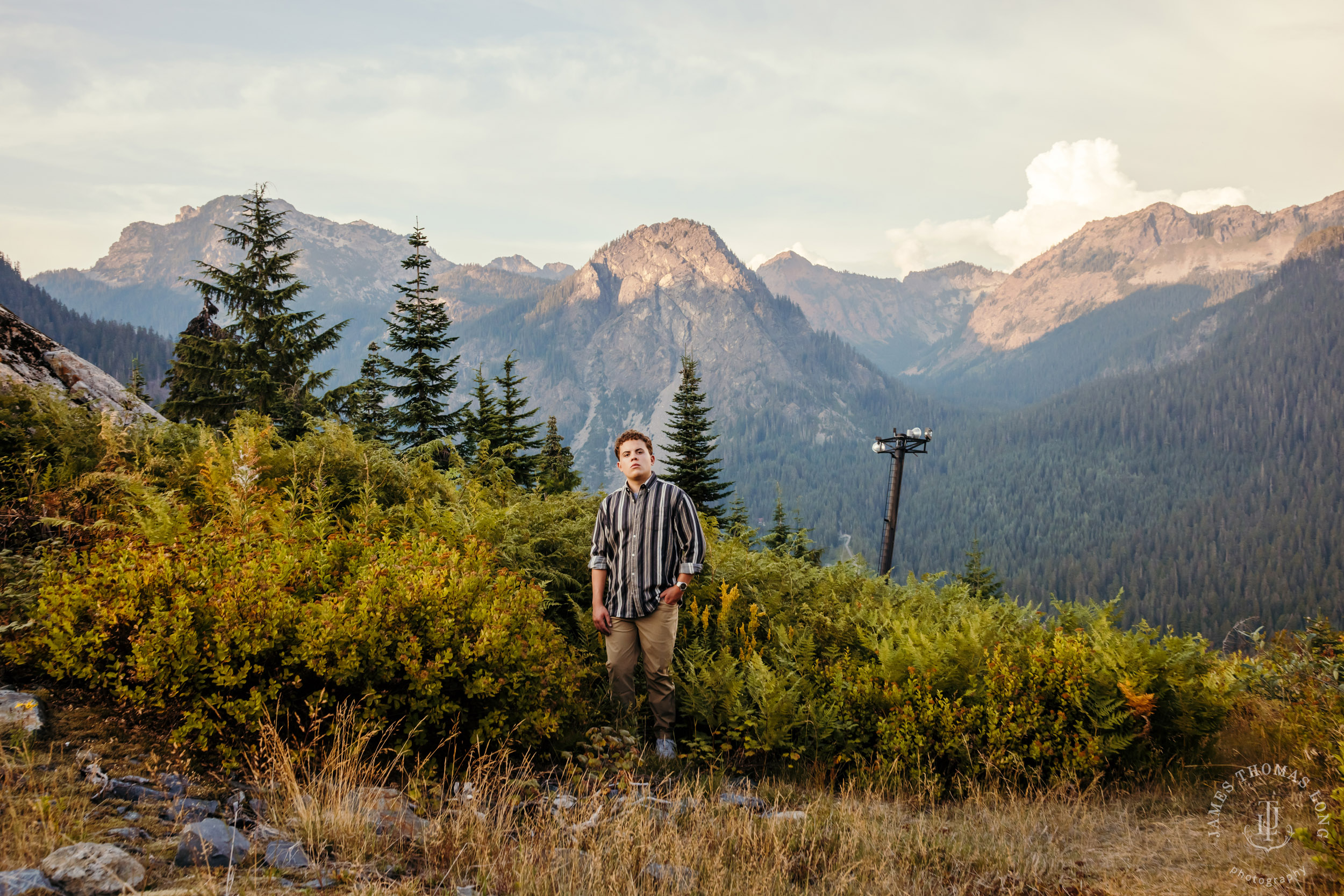 Snoqualmie Pass adventure high school senior portrait session by Seattle senior portrait photographer James Thomas Long Photography