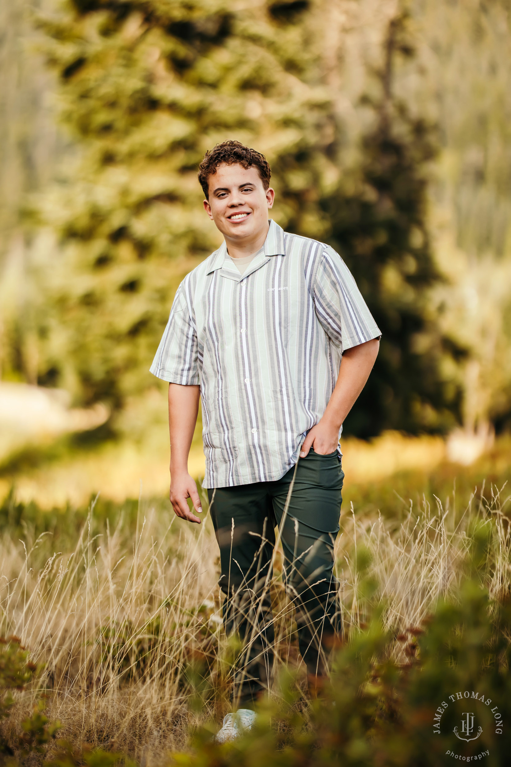 Snoqualmie Pass adventure high school senior portrait session by Seattle senior portrait photographer James Thomas Long Photography