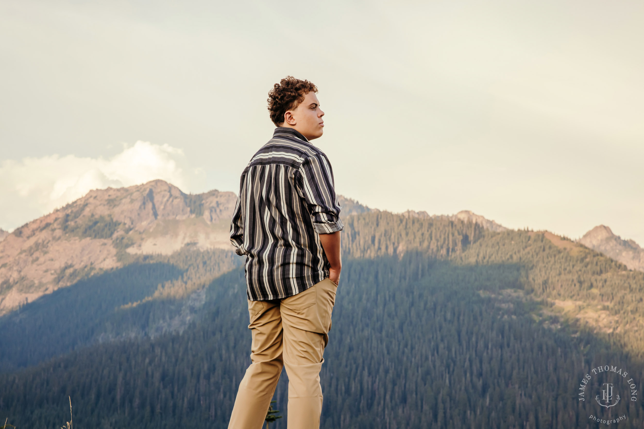 Snoqualmie Pass adventure high school senior portrait session by Seattle senior portrait photographer James Thomas Long Photography