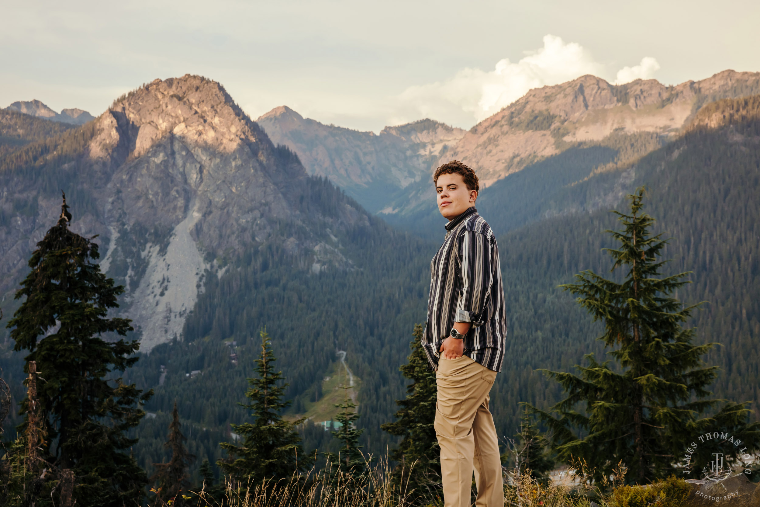 Snoqualmie Pass adventure high school senior portrait session by Seattle senior portrait photographer James Thomas Long Photography