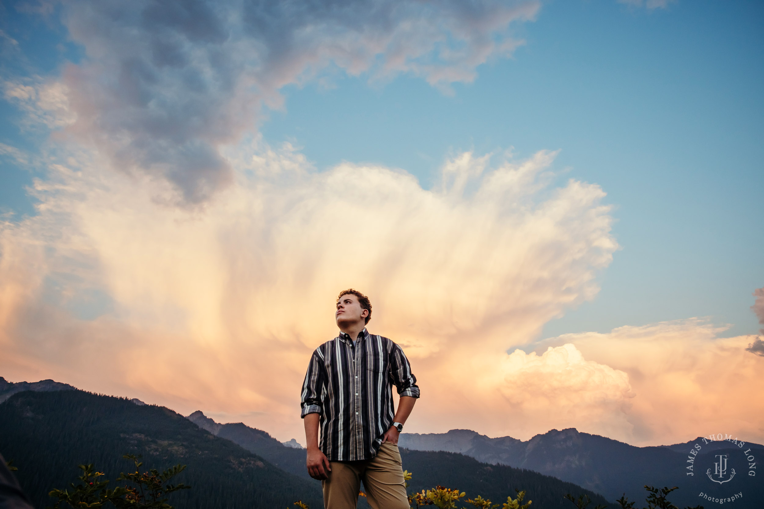 Snoqualmie Pass adventure high school senior portrait session by Seattle senior portrait photographer James Thomas Long Photography