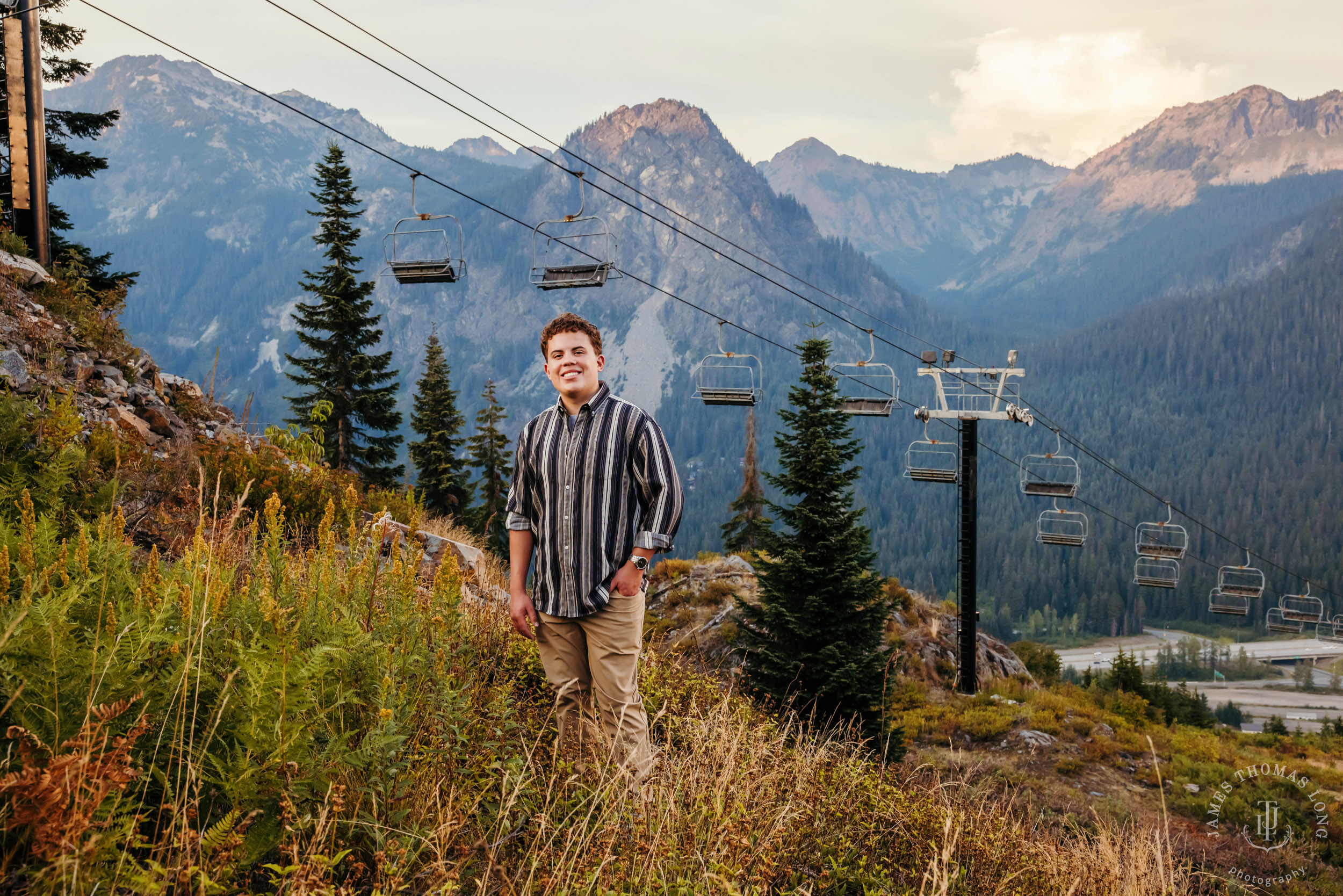 Snoqualmie Pass adventure high school senior portrait session by Seattle senior portrait photographer James Thomas Long Photography