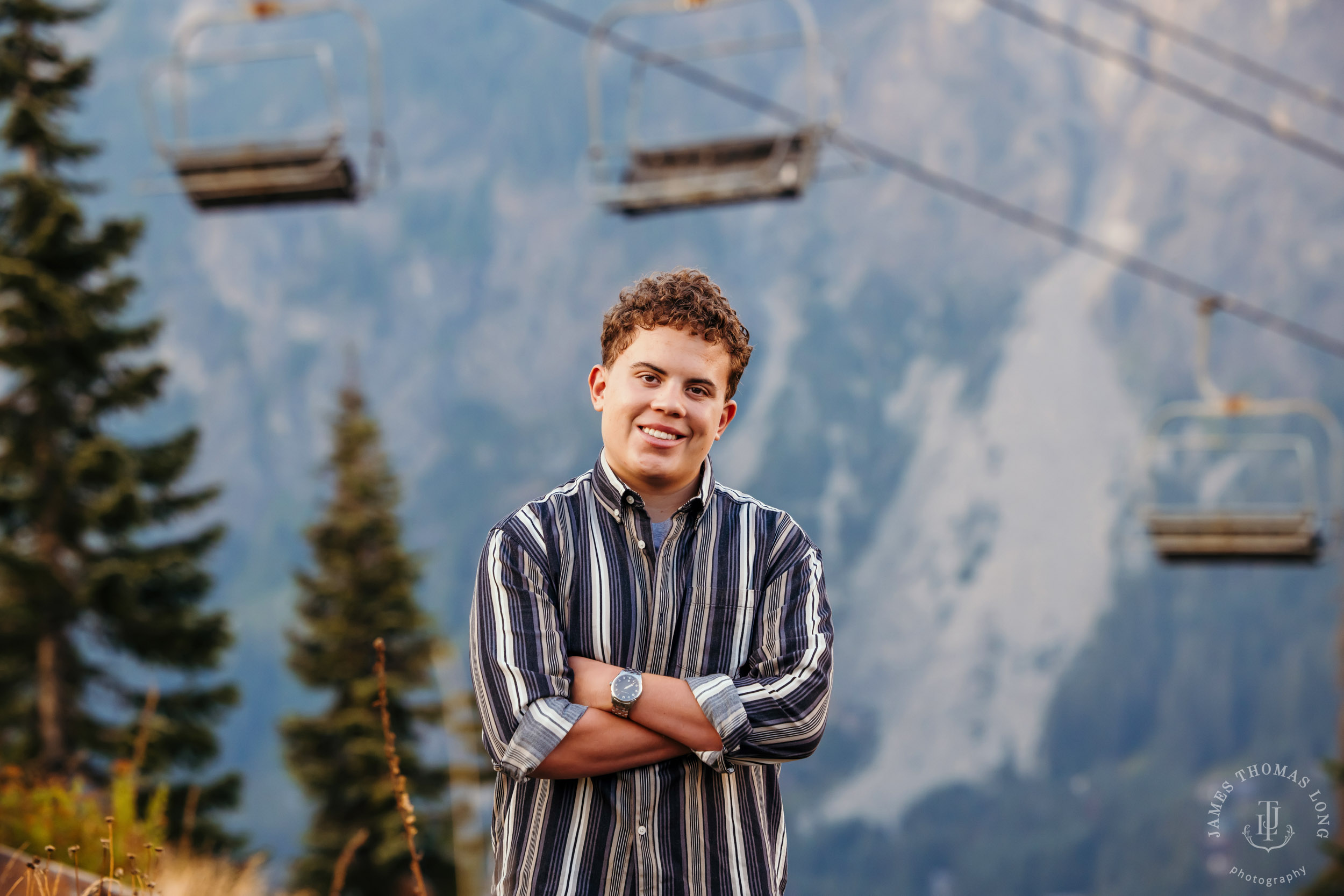 Snoqualmie Pass adventure high school senior portrait session by Seattle senior portrait photographer James Thomas Long Photography