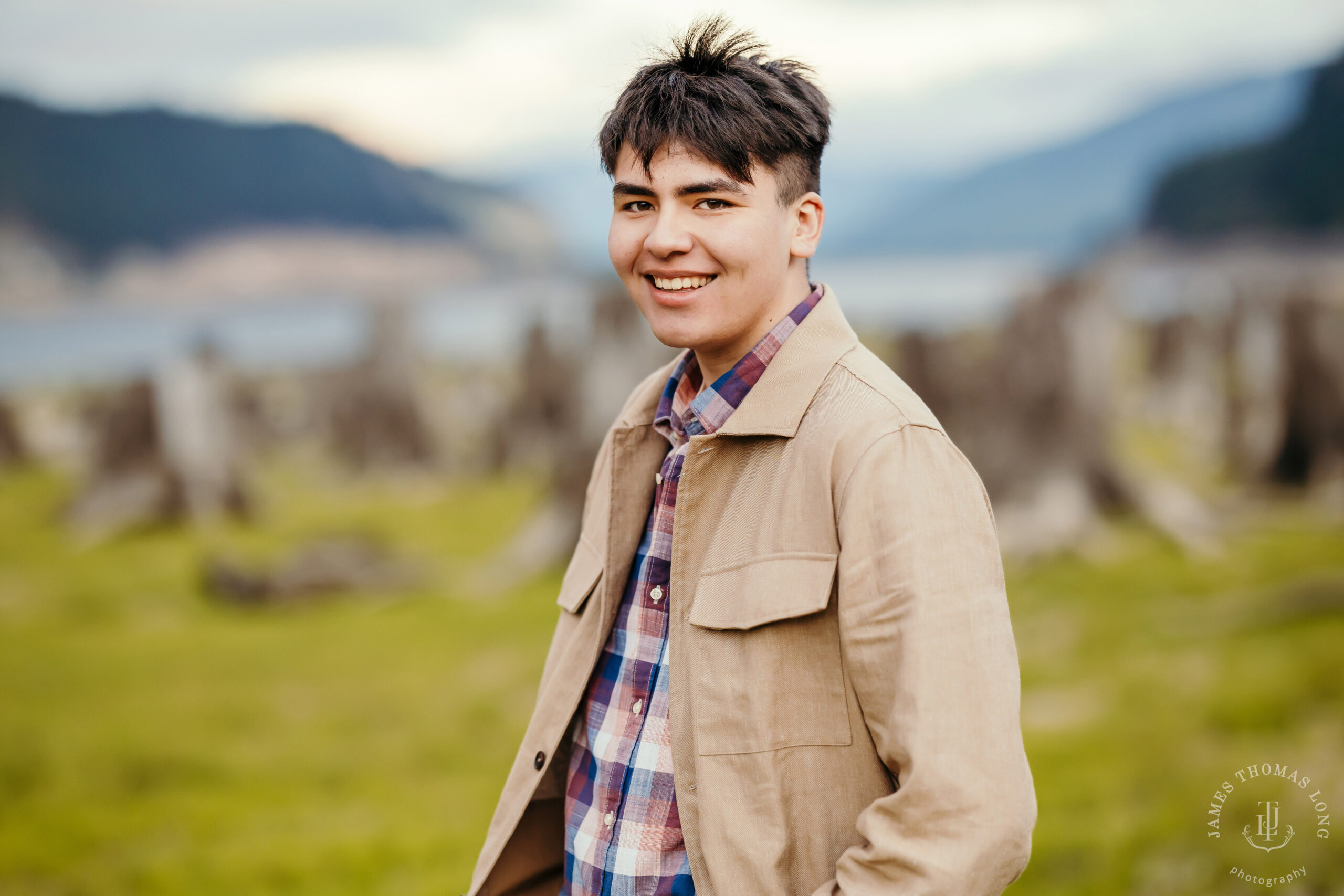 Cascade Mountain adventure high school senior portrait session by Snoqualmie high school senior photographer James Thomas Long Photography